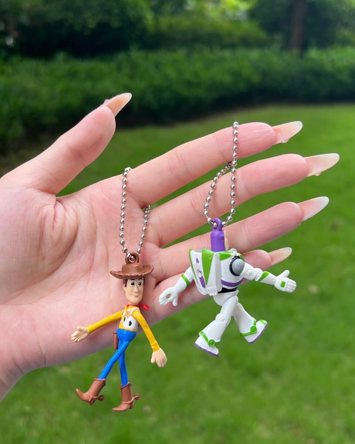 【預購】正版授權 DISNEY 迪士尼 皮克斯 玩具總動員 TOYSTORY 新款 手牽手 一組兩隻 情侶鑰匙扣 掛件 吊飾