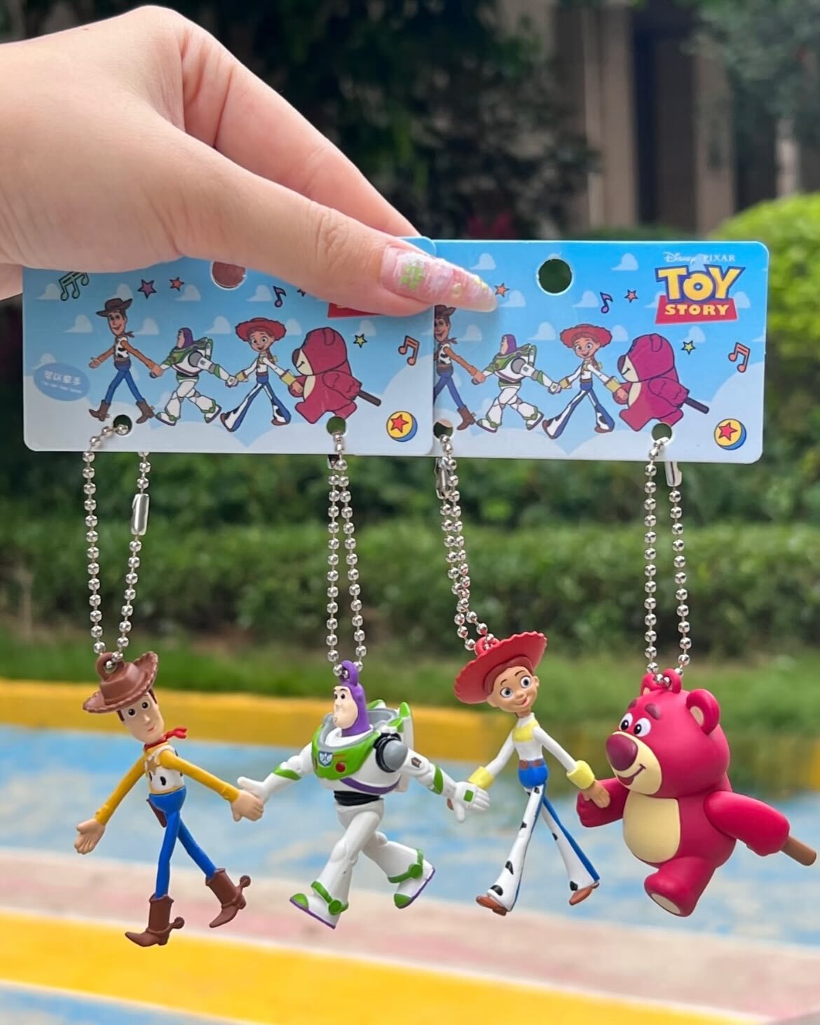 【預購】正版授權 DISNEY 迪士尼 皮克斯 玩具總動員 TOYSTORY 新款 手牽手 一組兩隻 情侶鑰匙扣 掛件 吊飾