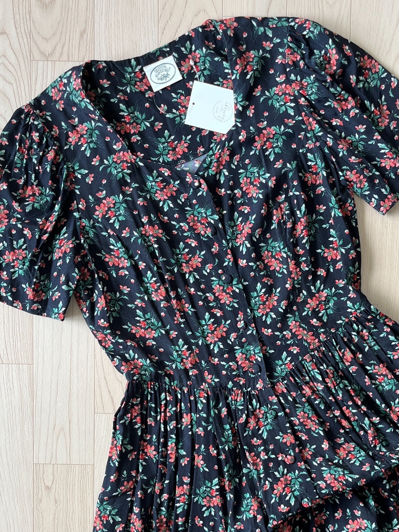 Laura Ashley日本製黑色碎花連身裙