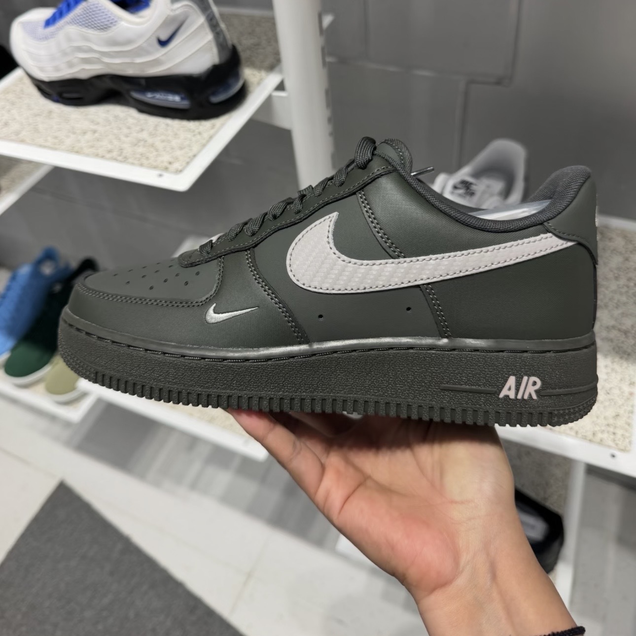 NIKE AIR FORCE 1 深灰 灰綠 蛇紋勾 休閒 男女鞋 IV5732-001