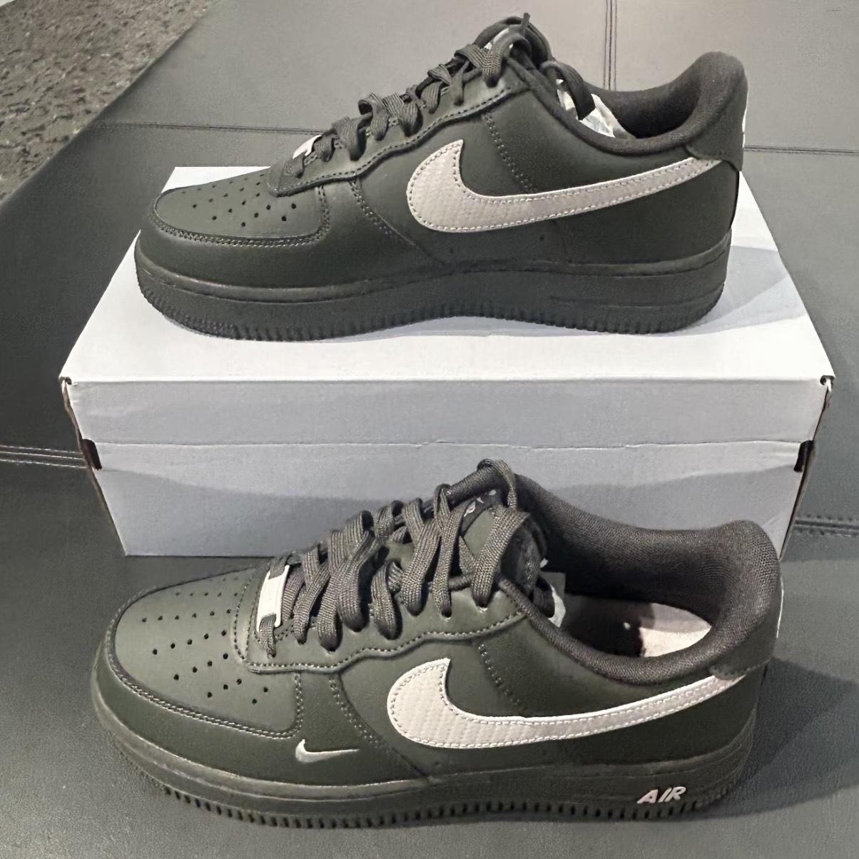 NIKE AIR FORCE 1 深灰 灰綠 蛇紋勾 休閒 男女鞋 IV5732-001