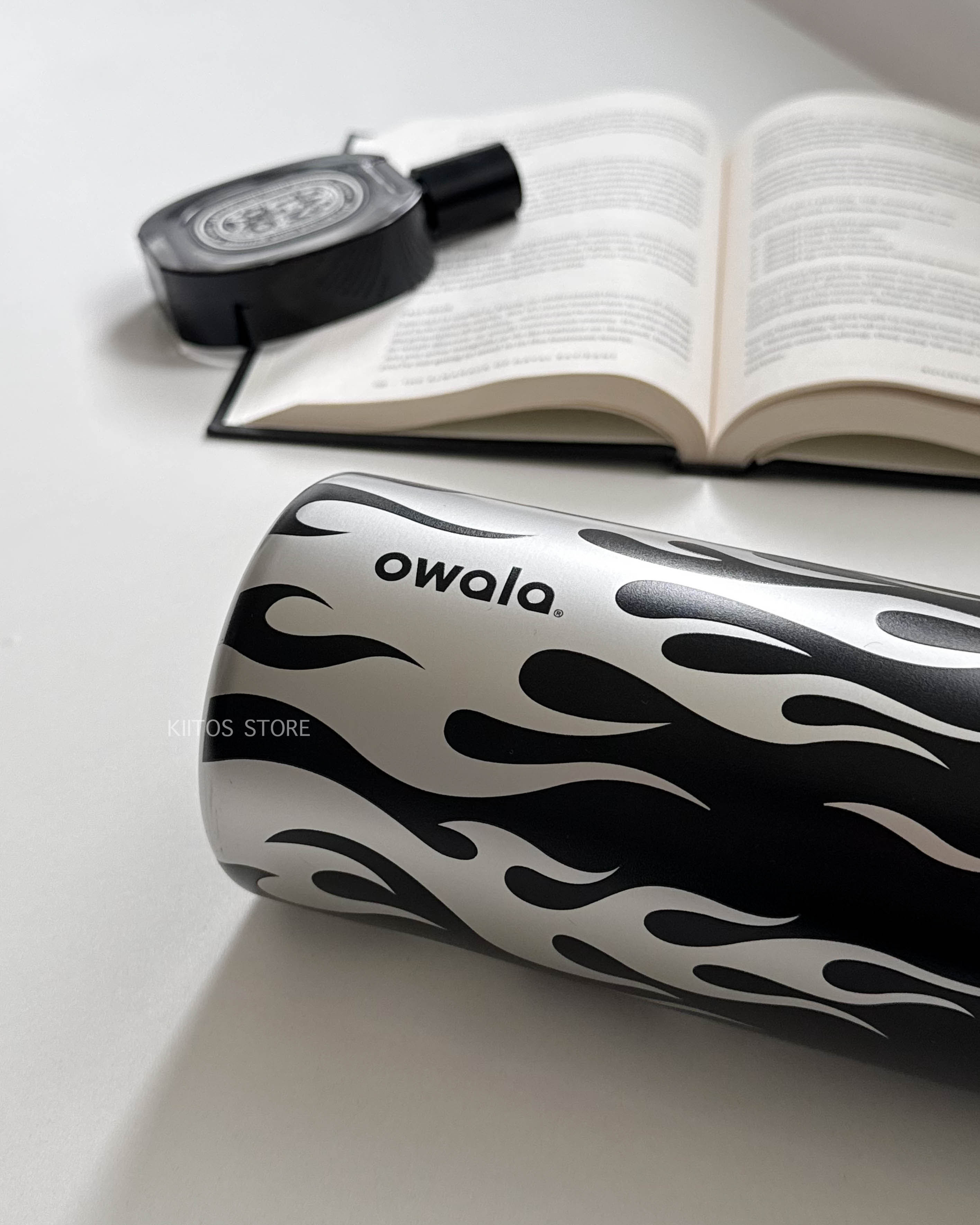 【預購】國外限定 Owala x UO 限量 聯名款 黑銀 火焰 水壺 吸管杯 手柄提把 保溫杯 32 oz /  945ml