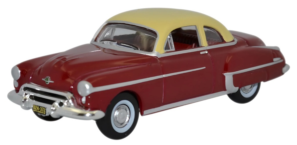 Oxford 87OR50001 HO規 1950 年 Oldsmobile Rocket 88 雙門轎跑車（戰車紅／奶油色雙色塗裝）