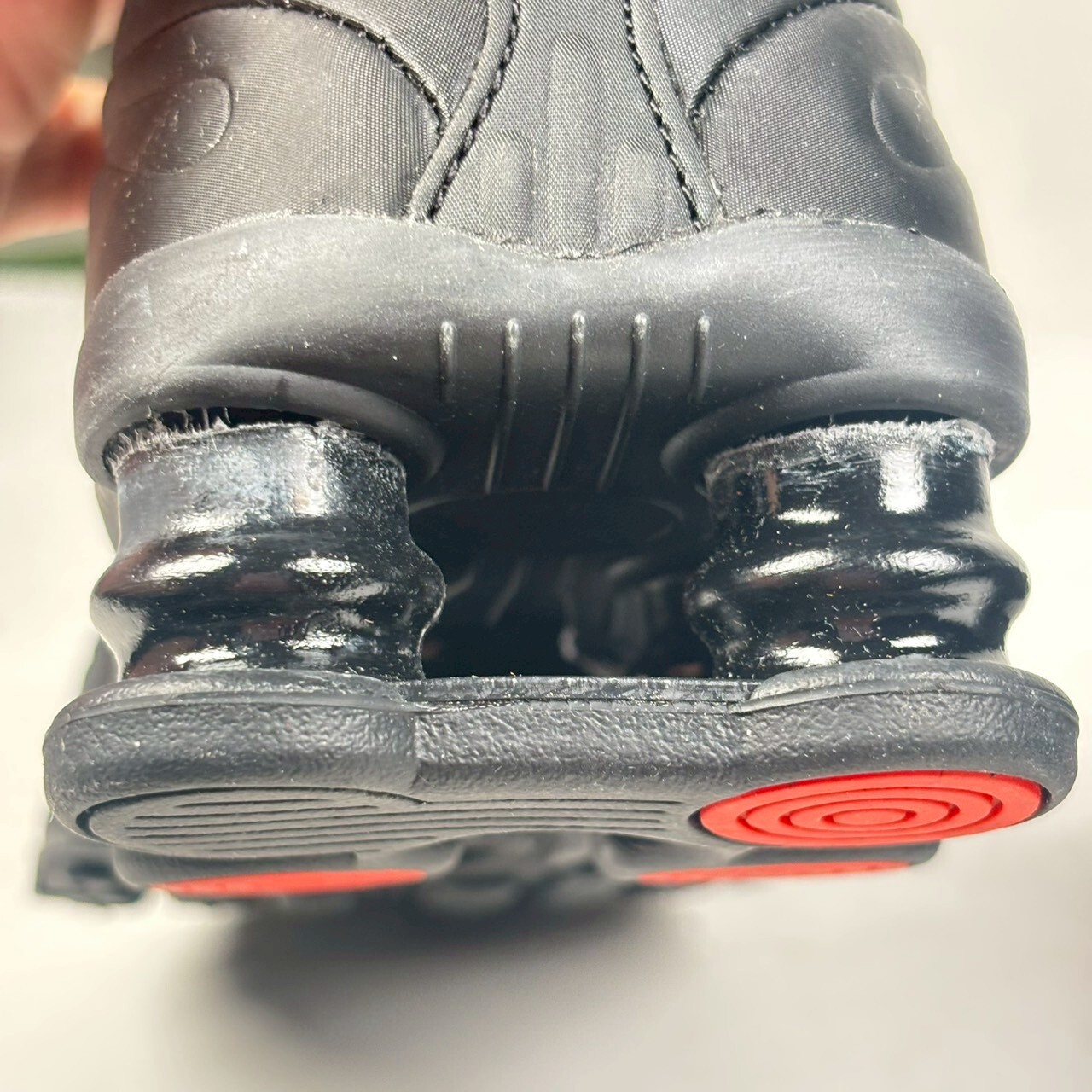 微瑕疵-左腳後跟脫落 AR3565-004/8 Nike Shox R4 Black (Women's)