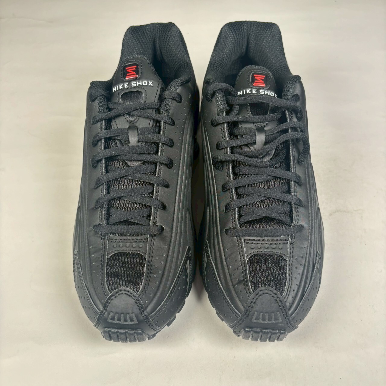 微瑕疵-左腳後跟脫落 AR3565-004/8 Nike Shox R4 Black (Women's)