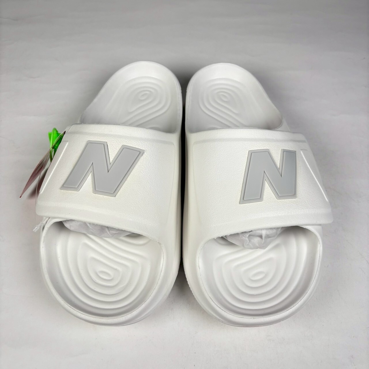 微瑕疵-左右腳鞋標旁泛黃 SMASPTF1/9 New Balance 202XA Velcro Slide "White" 涼拖鞋 男鞋 白