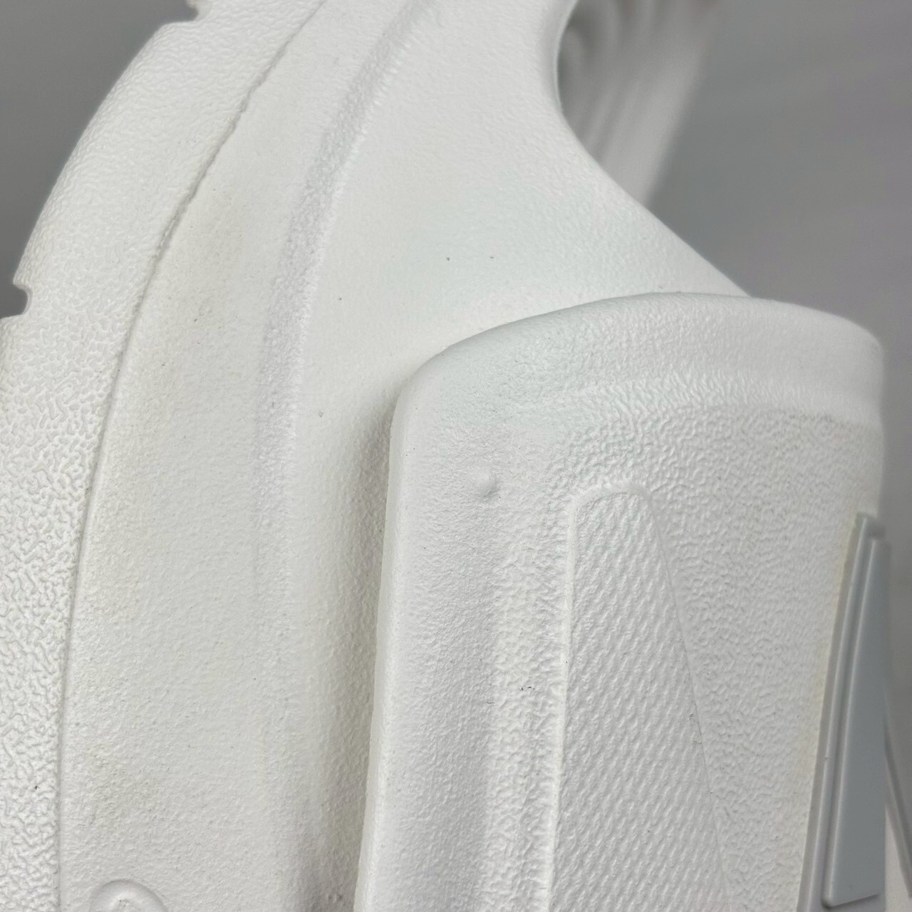 微瑕疵-左腳鞋面凸起&左右腳鞋標旁泛黃 SMASPTF1/9 New Balance 202XA Velcro Slide "White" 涼拖鞋 男鞋 白
