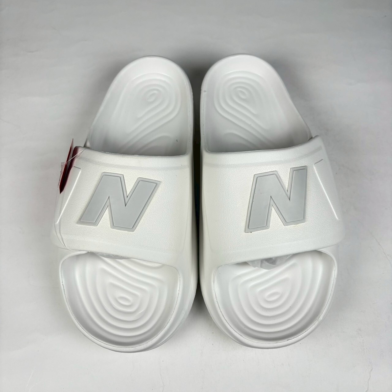微瑕疵-右腳內側、鞋面髒汙&左右腳鞋標泛黃 SMASPTF1/9 New Balance 202XA Velcro Slide "White" 涼拖鞋 男鞋 白