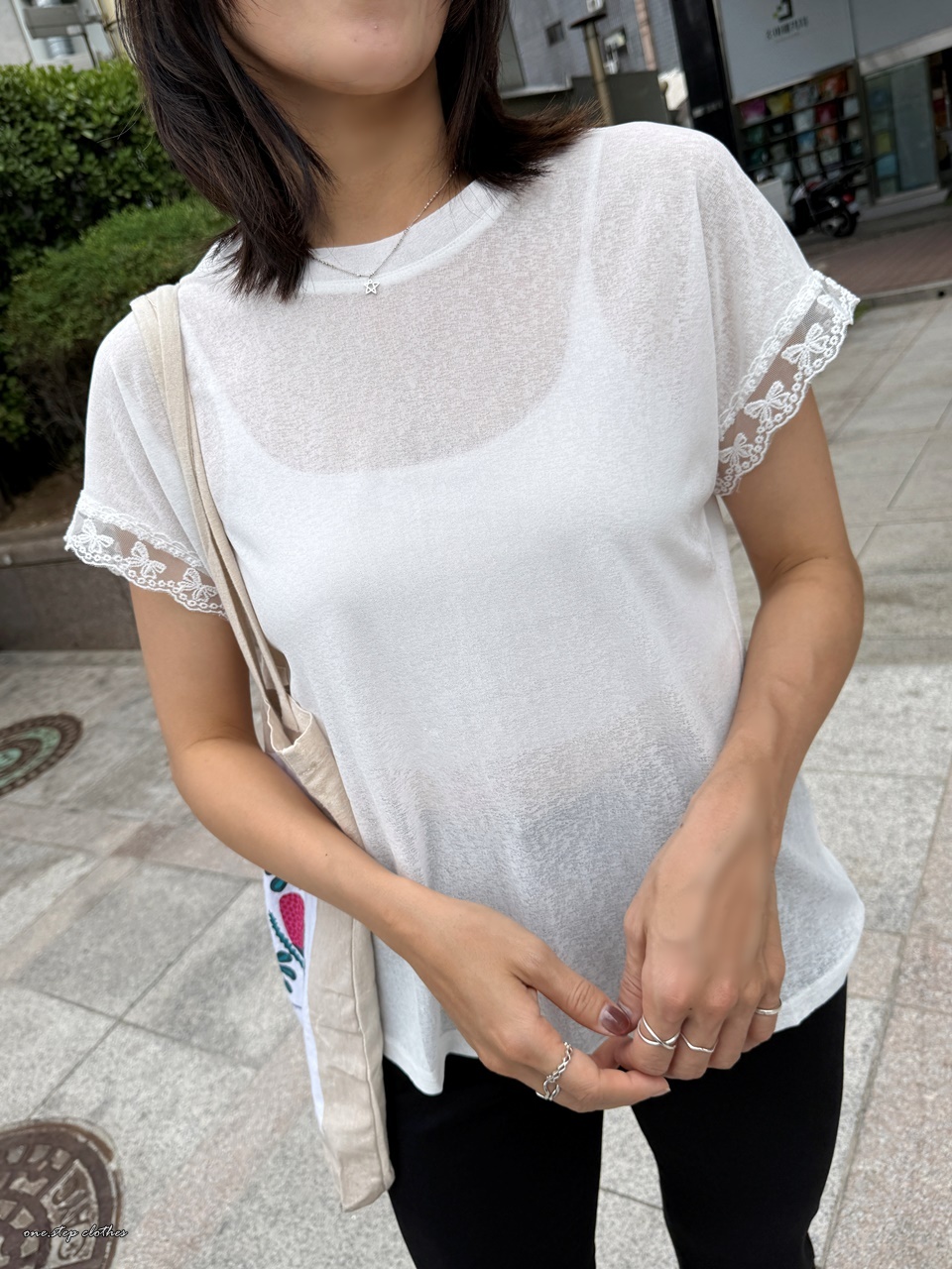 正韓涼爽紗質袖拼接蕾絲上衣 (白)