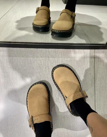 【預購】Dr. Martens H062680 Carlson Mules (Savannah Tan)