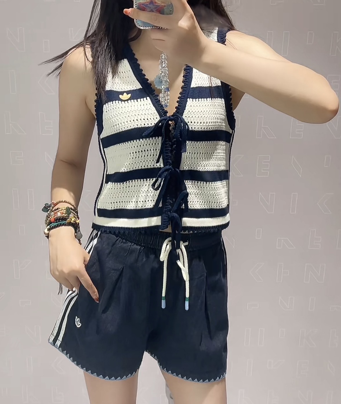 【Luxury】 Adidas 三葉草 南法風 針織洞洞背心衫 蝴蝶結 條紋 海軍藍 沙灘風 度假 海邊休閒 穿搭 女款 KX0704 KX0703 馬甲