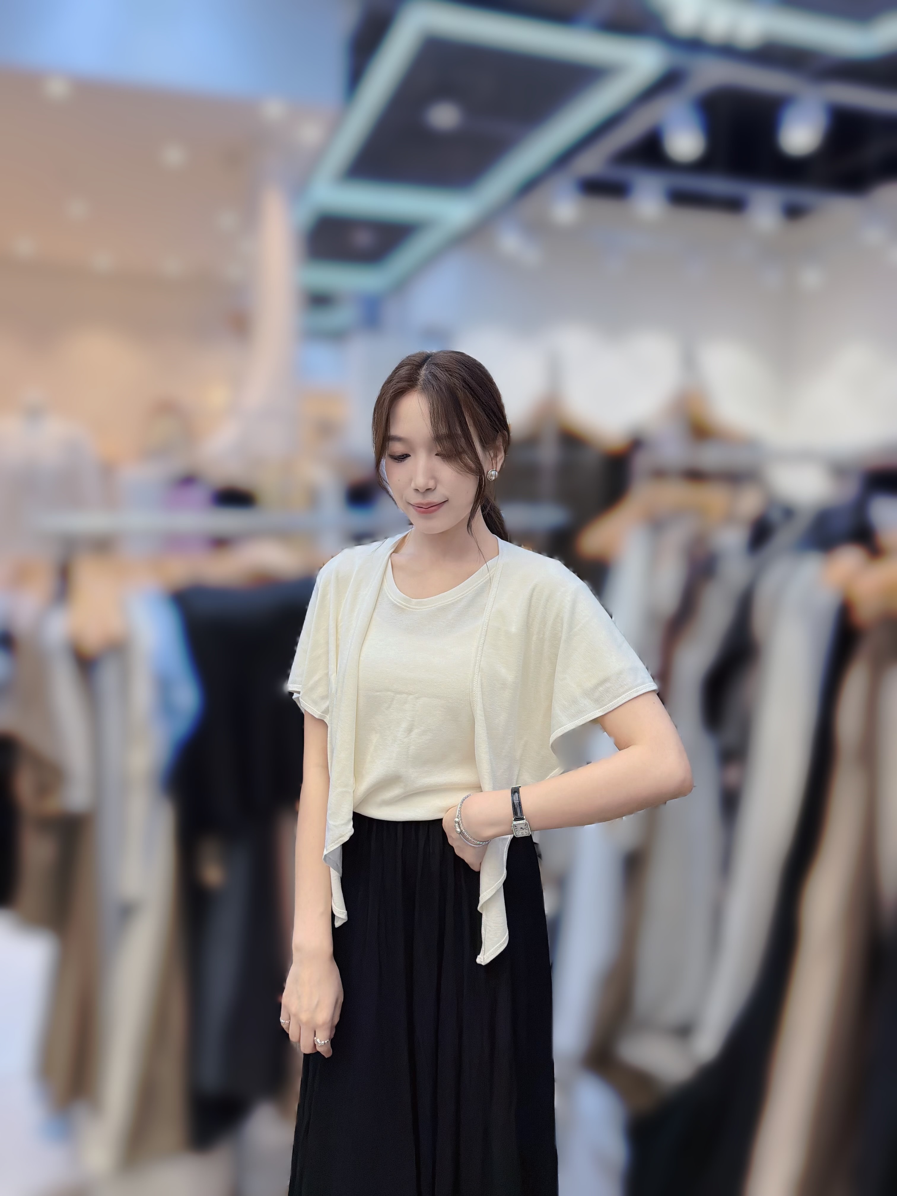 SS61 胸43-56 長21.5 $399 (一口價)