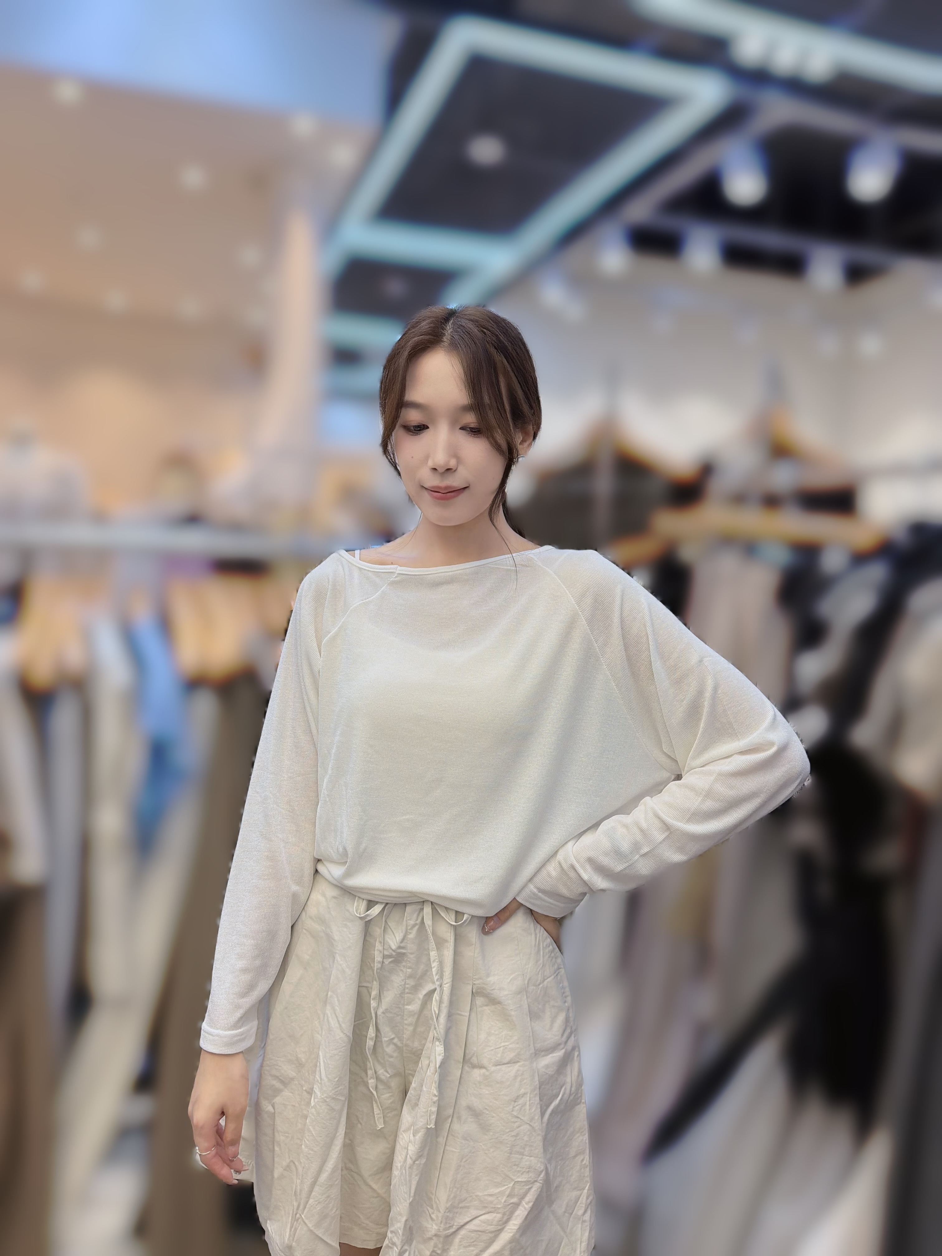 SS63 胸46-66 長23 $399 (一口價)