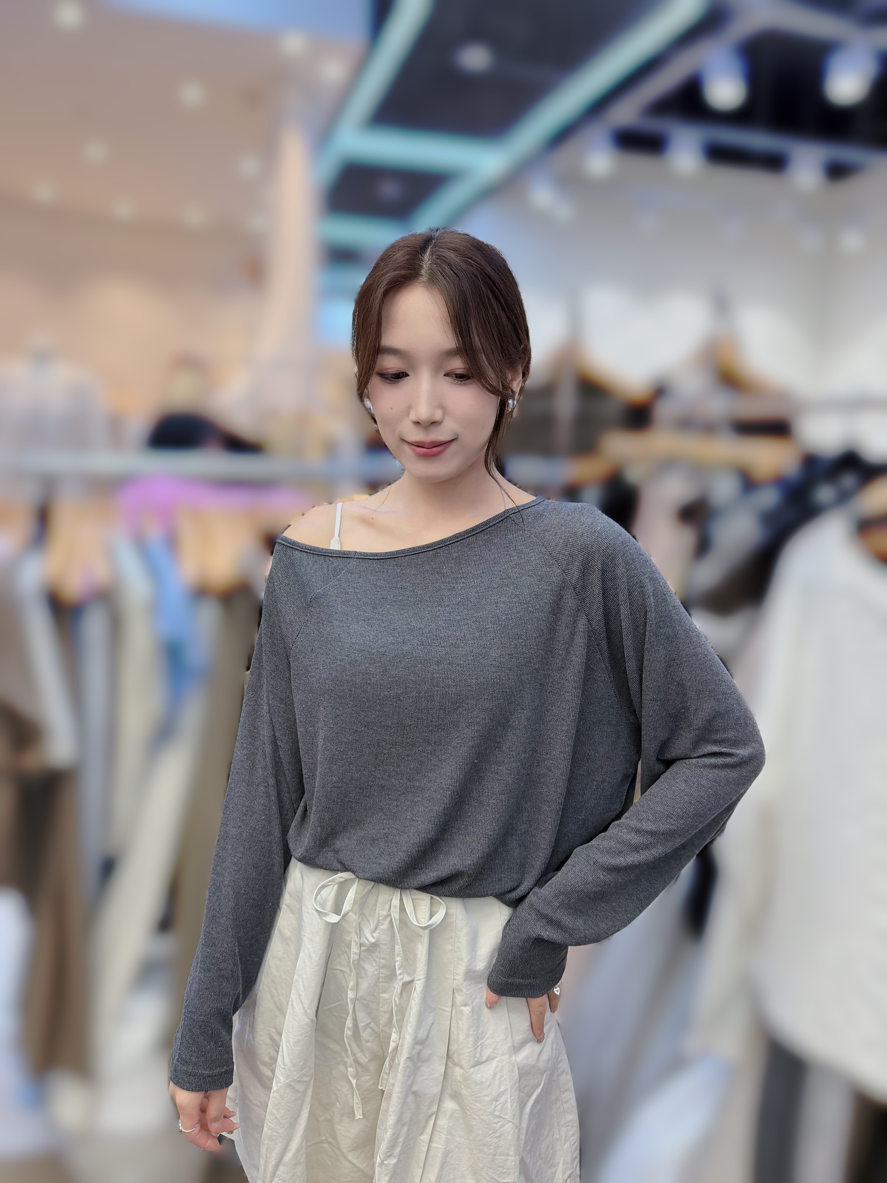 SS63 胸46-66 長23 $399 (一口價)