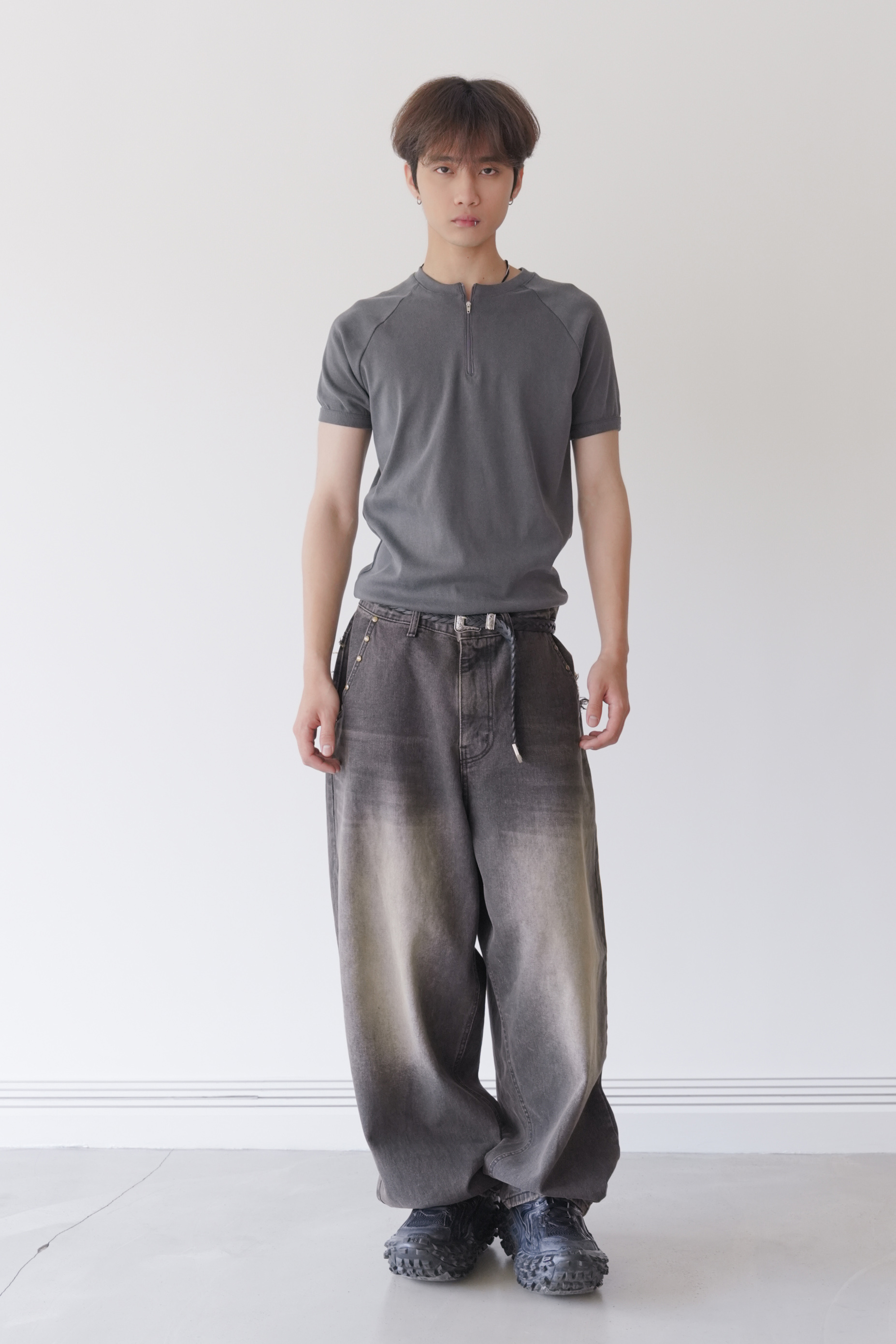 doom pigment round half zip tee #上衣