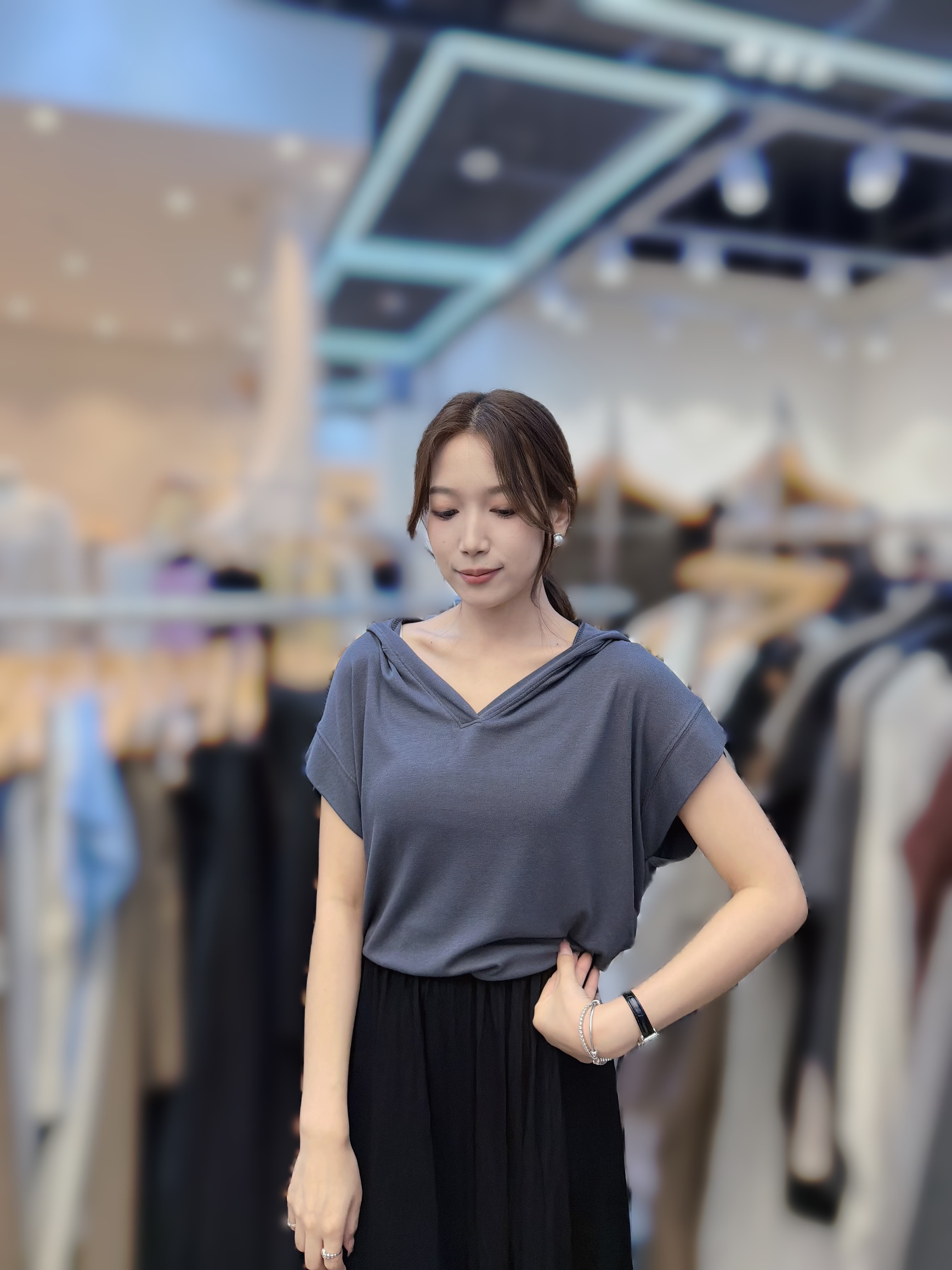 SS70 胸54 長23 $399 (一口價)