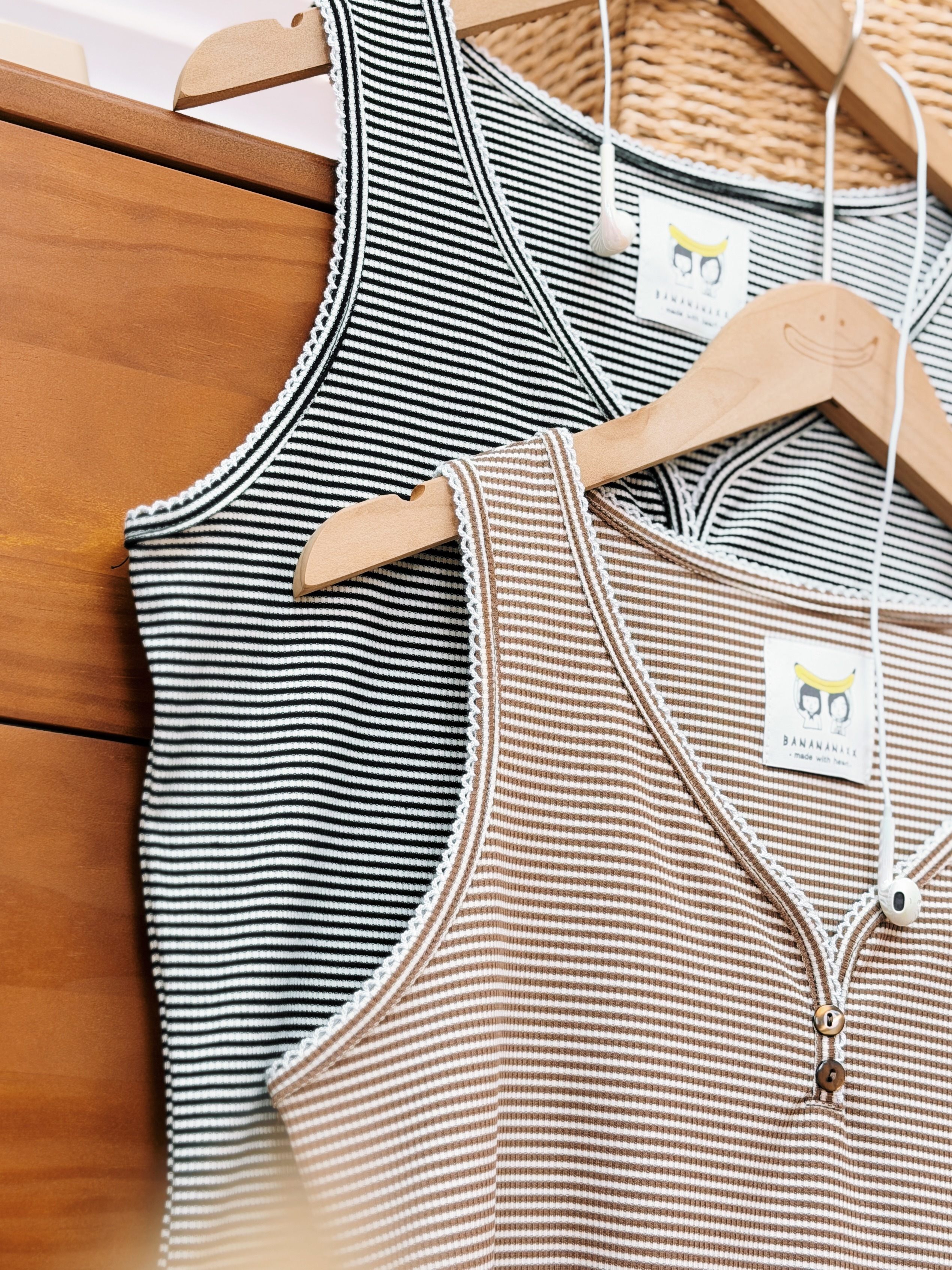 兩色 / 雲朵小圓邊間條背心 / Picot-Trim Striped Henley Tank