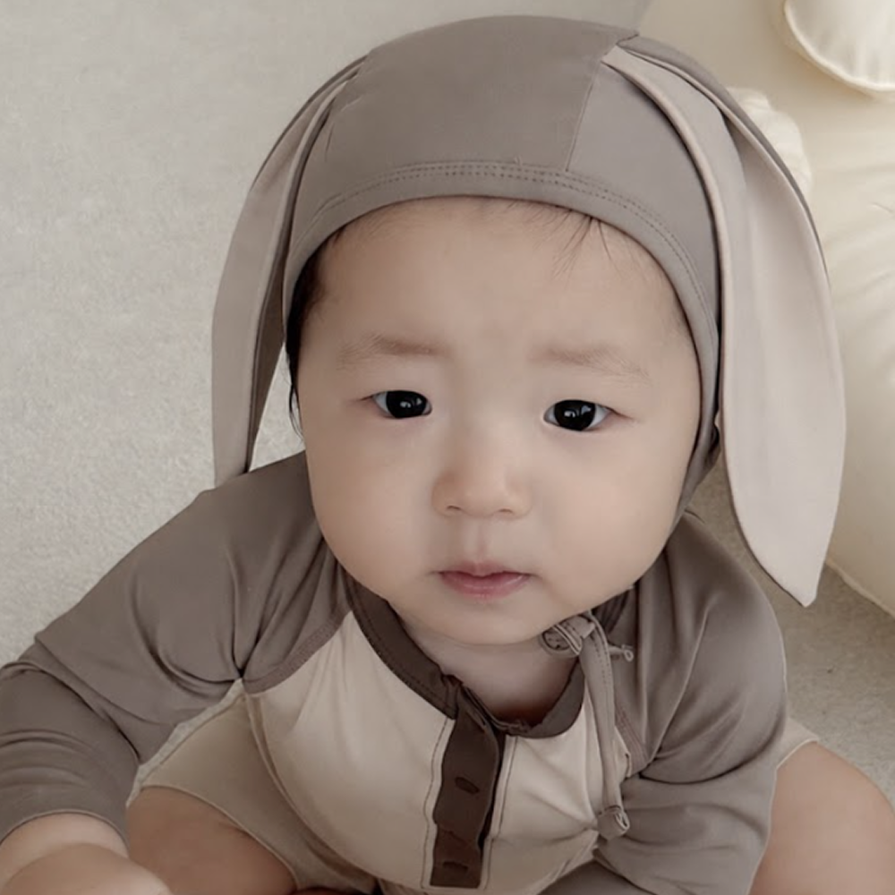Rosy 兔子泳帽