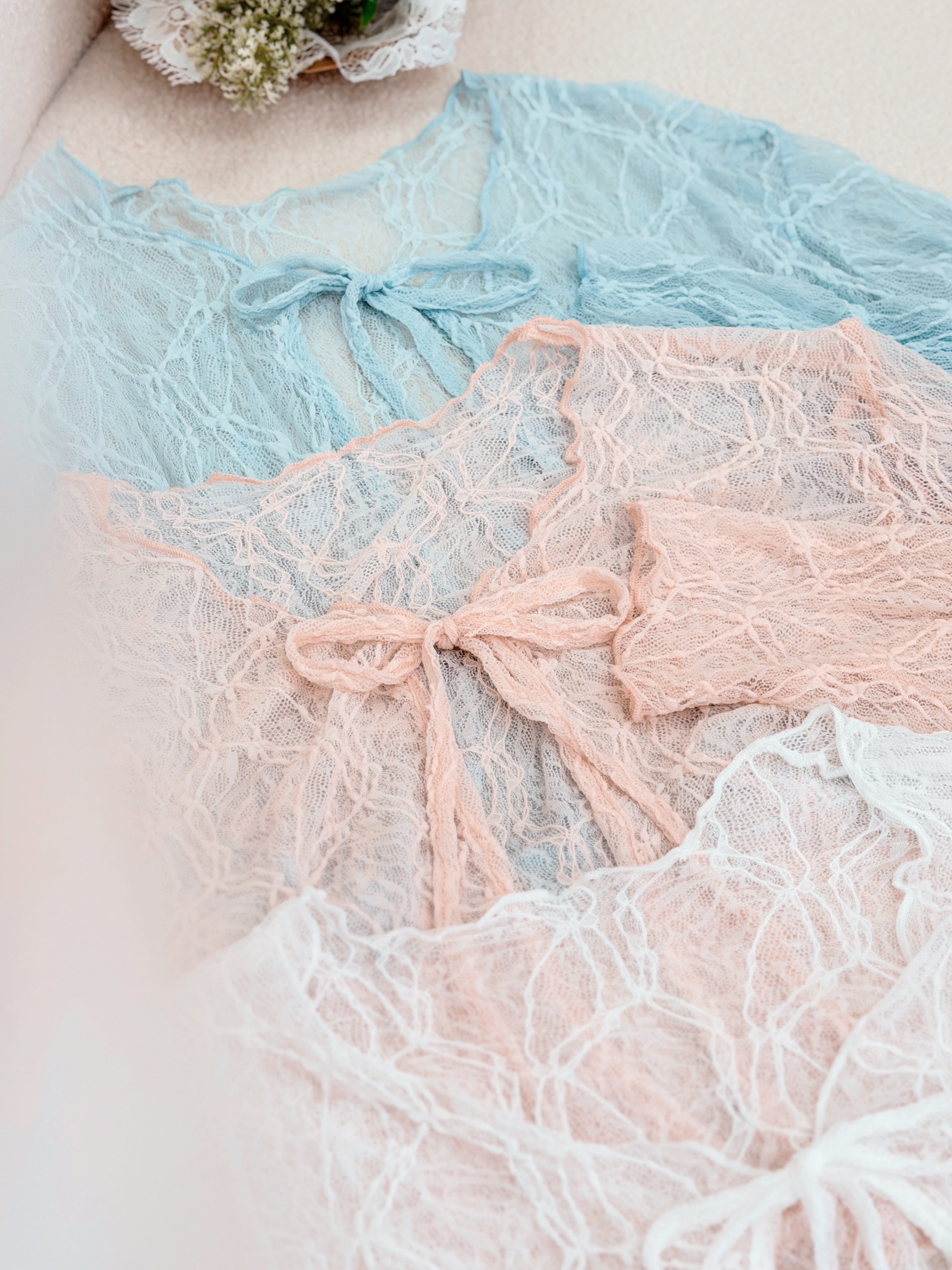 三色 / 冰透蕾絲蝴蝶結薄外套 / Fine-Lace Tie-Front Cardigan