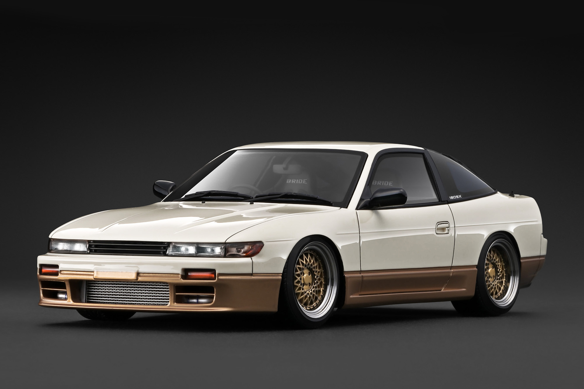 [預訂] Ignition Model 1/18 日產Nissan Sileighty  白／金色