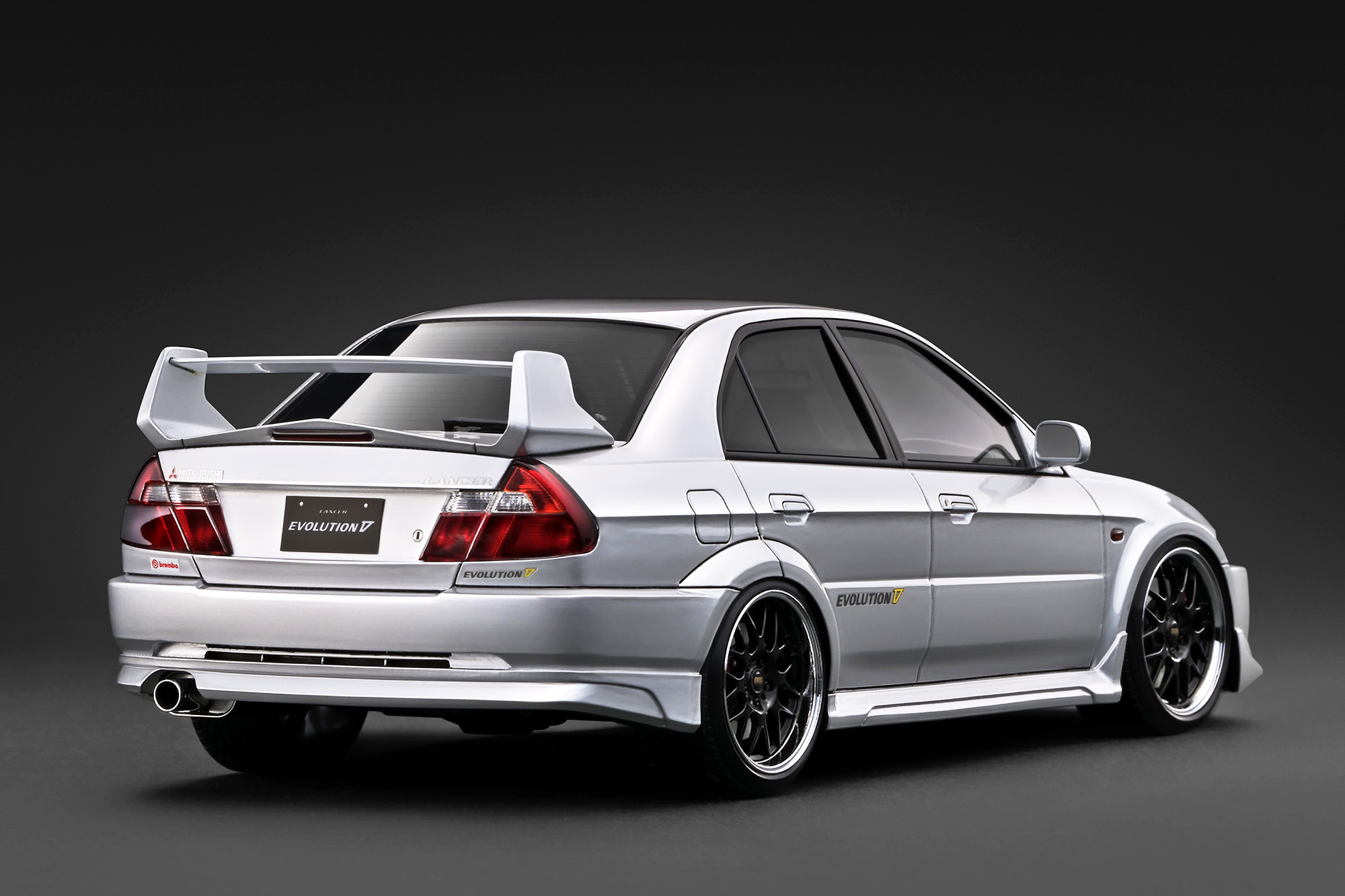 [預訂] Ignition Model 1/18 三菱Mitsubishi LANCER EVOLUTION V (CP9A) 銀色