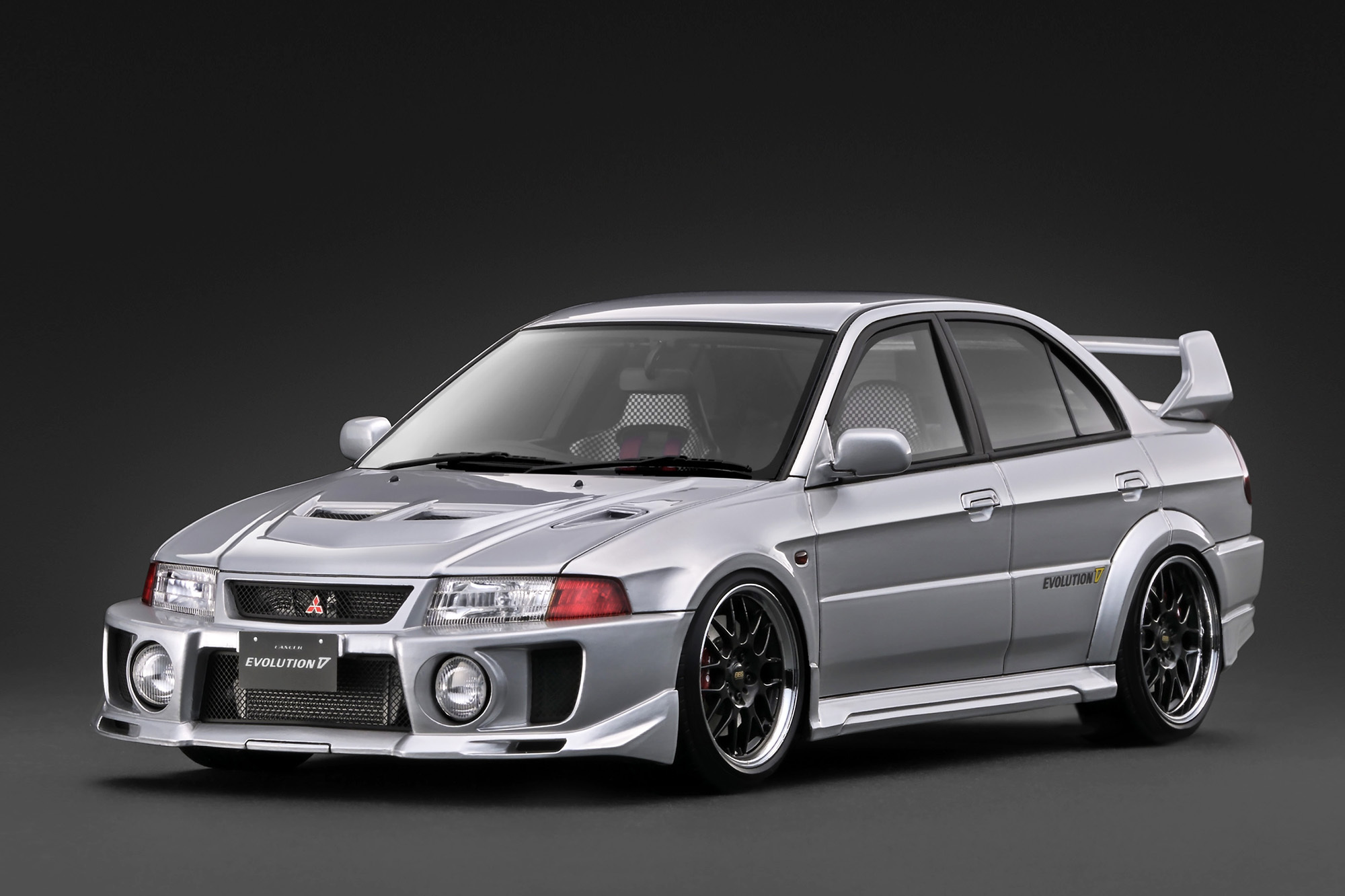[預訂] Ignition Model 1/18 三菱Mitsubishi LANCER EVOLUTION V (CP9A) 銀色