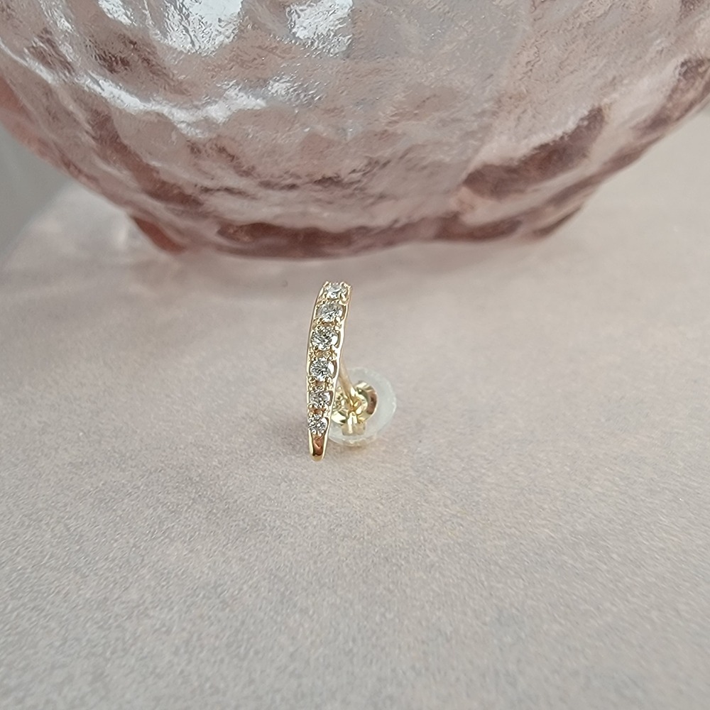 【me.luxe】K10新月3分鑽耳環(單)