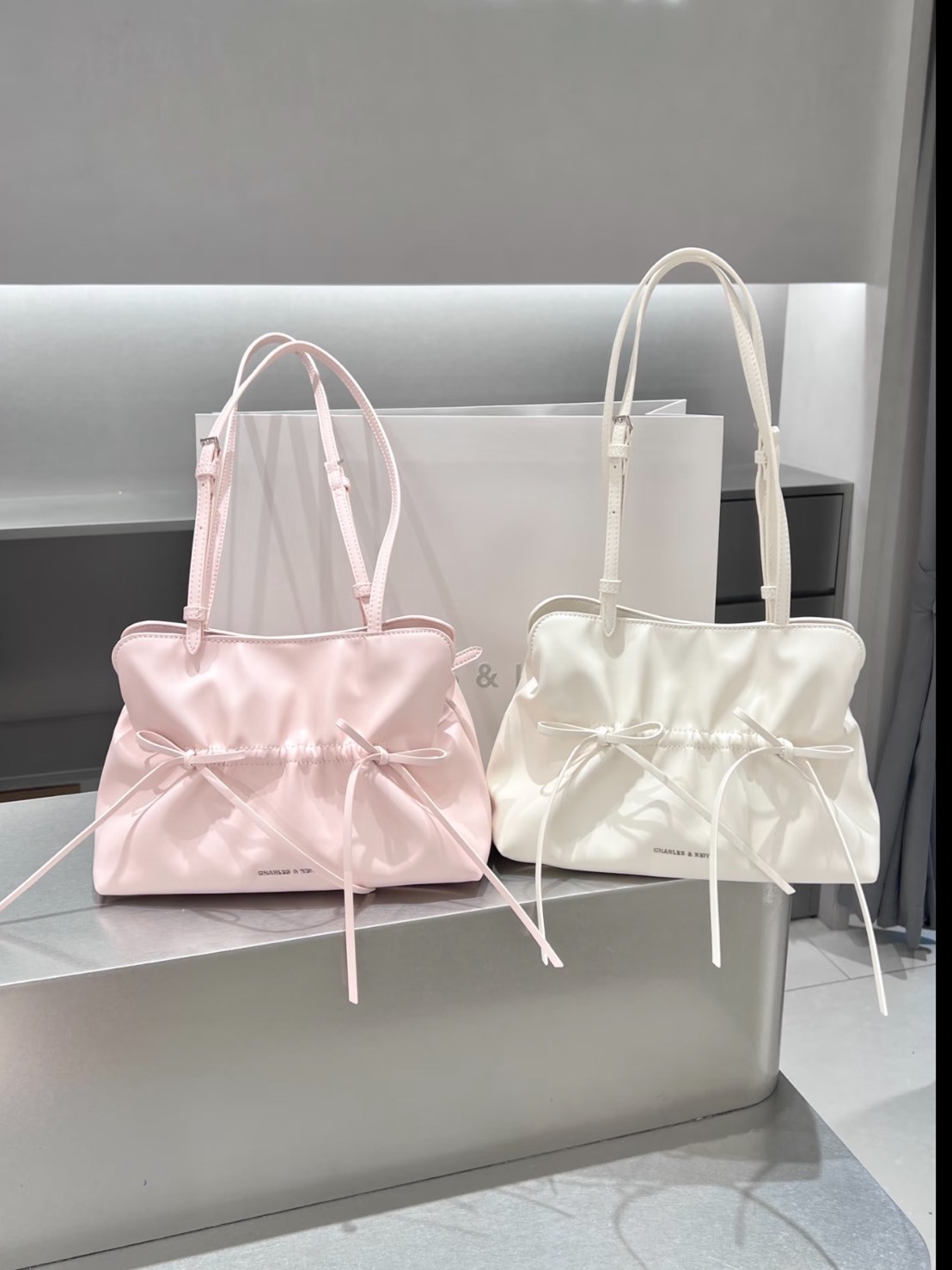 CHARLES&KEITH 小CK 芭蕾 褶皺 抽繩 蝴蝶結 單肩 腋下包 中號 女款