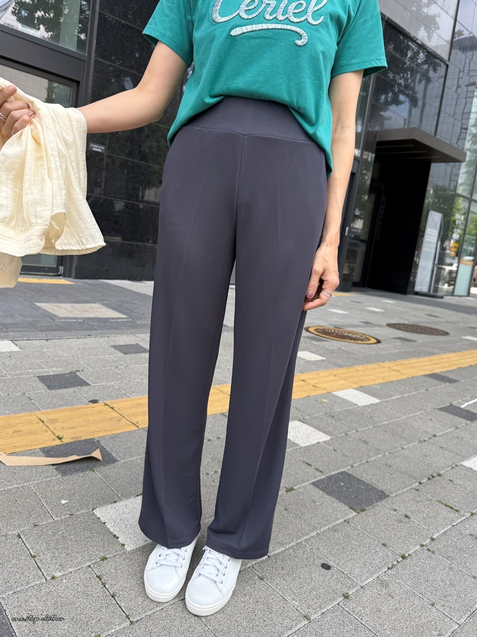 正韓涼感薄款紗質鬆緊包覆寬褲 (灰)