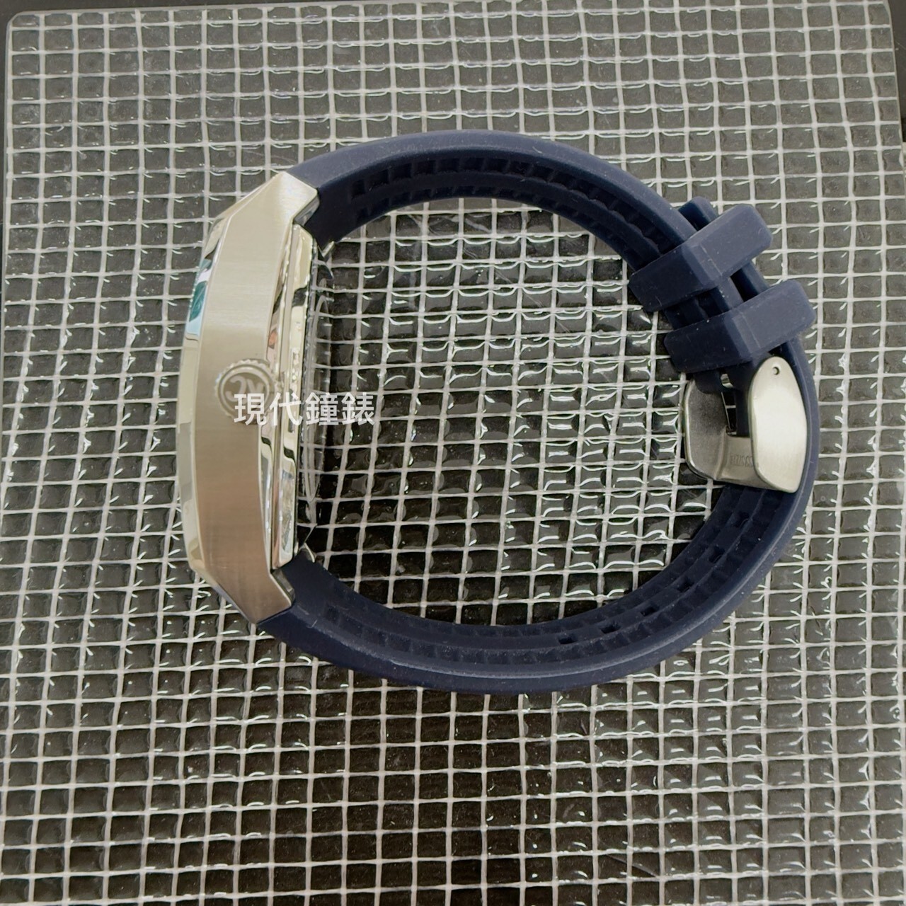 【KENNETH COLE】酒桶型透視鏤空機械紳士腕錶 KCWGZ0046101 40mm 現代鐘錶