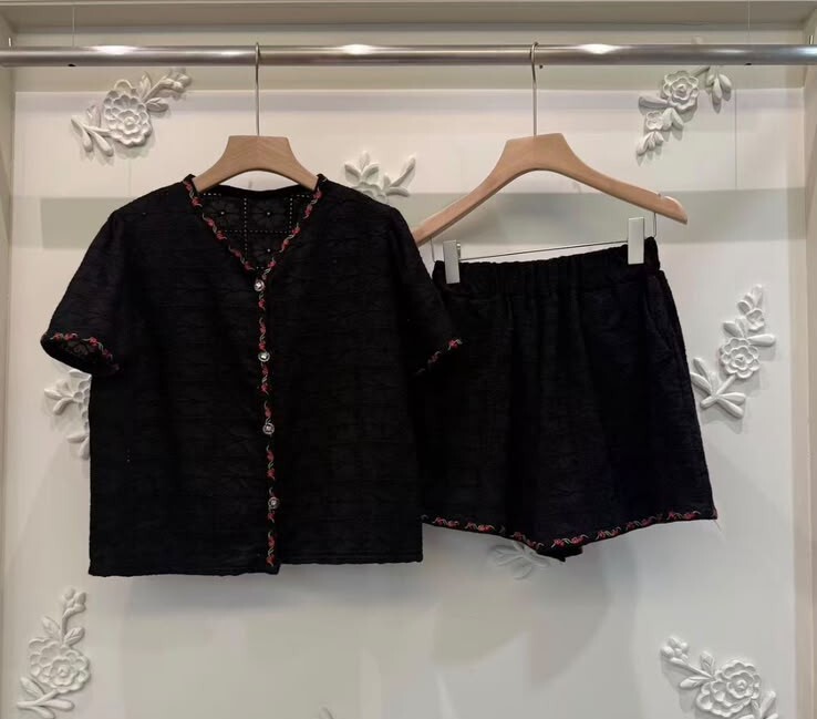 【限量】BE57 上身 胸42 長21 $599