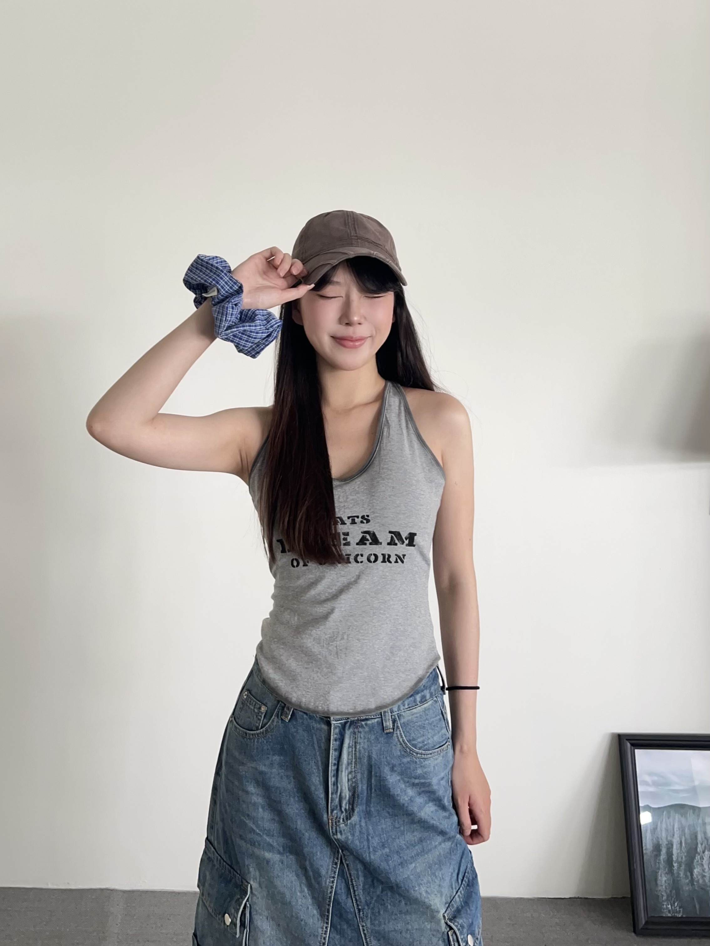 個性暈染滾邊字母胸墊背心