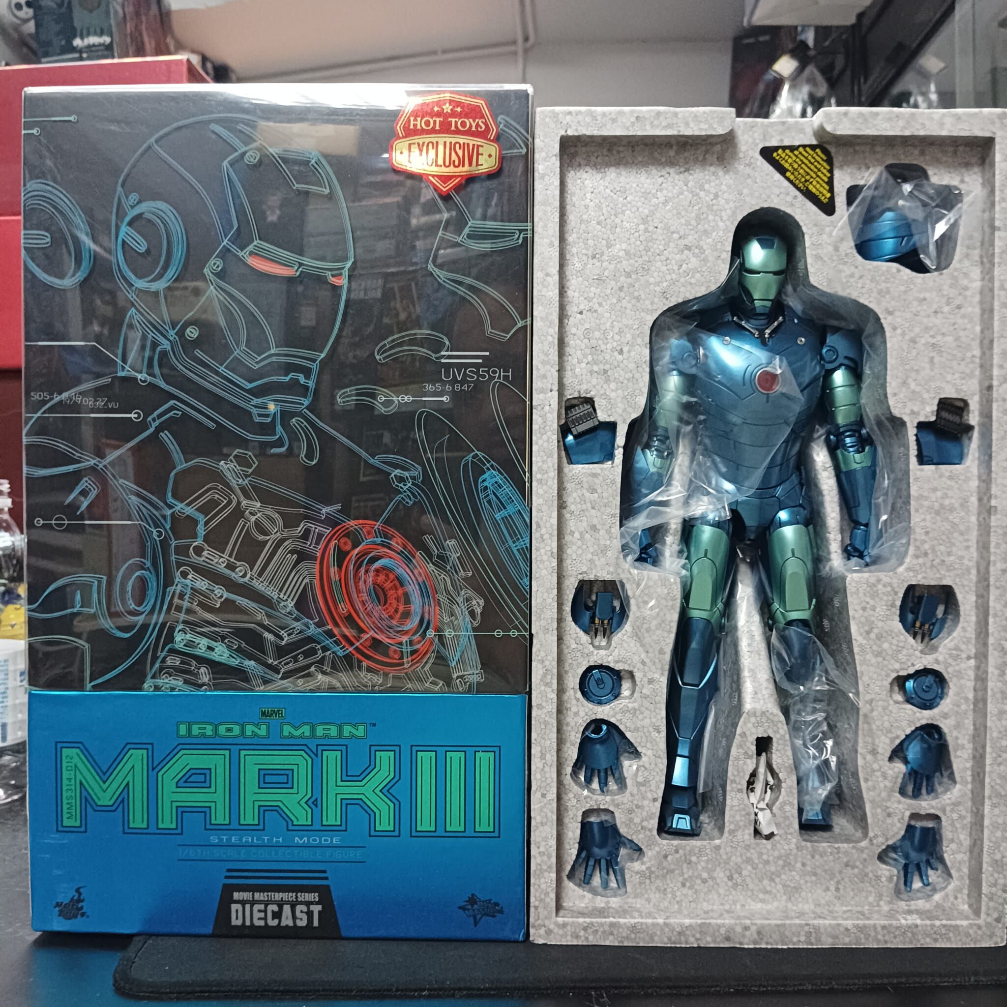 寄賣-Hot Toys  MMS 314 D12 Iron Man Mark III (Stealth Mode Version)