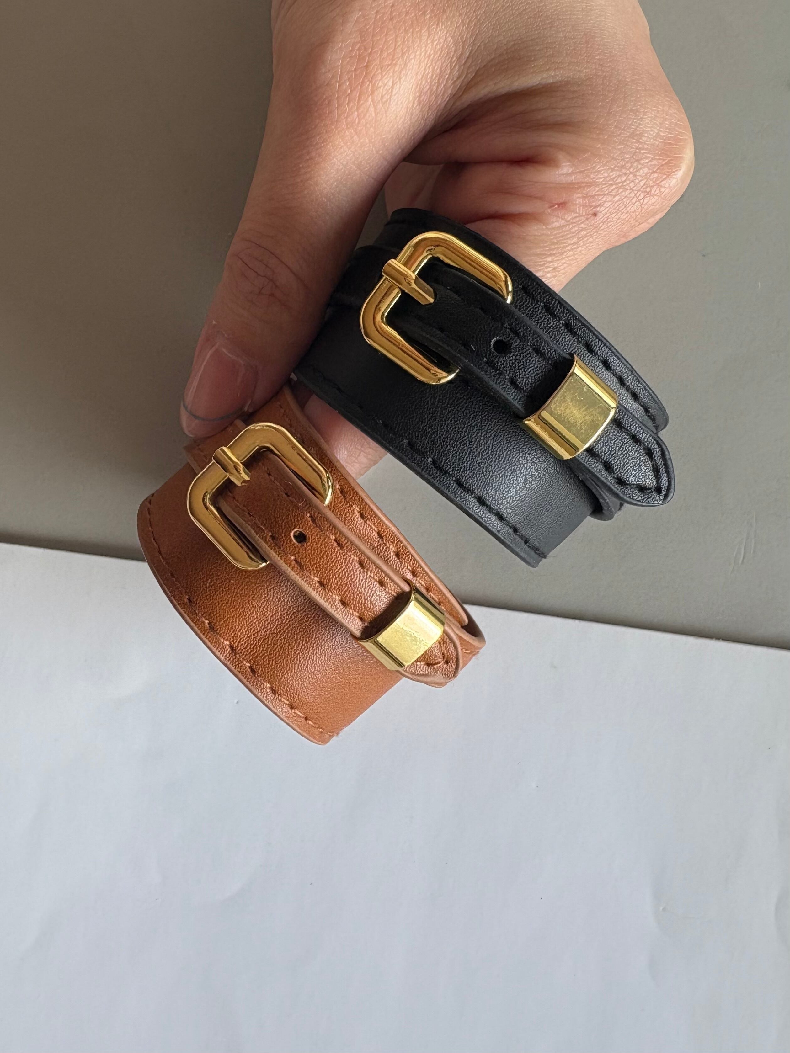 belt leather bangle