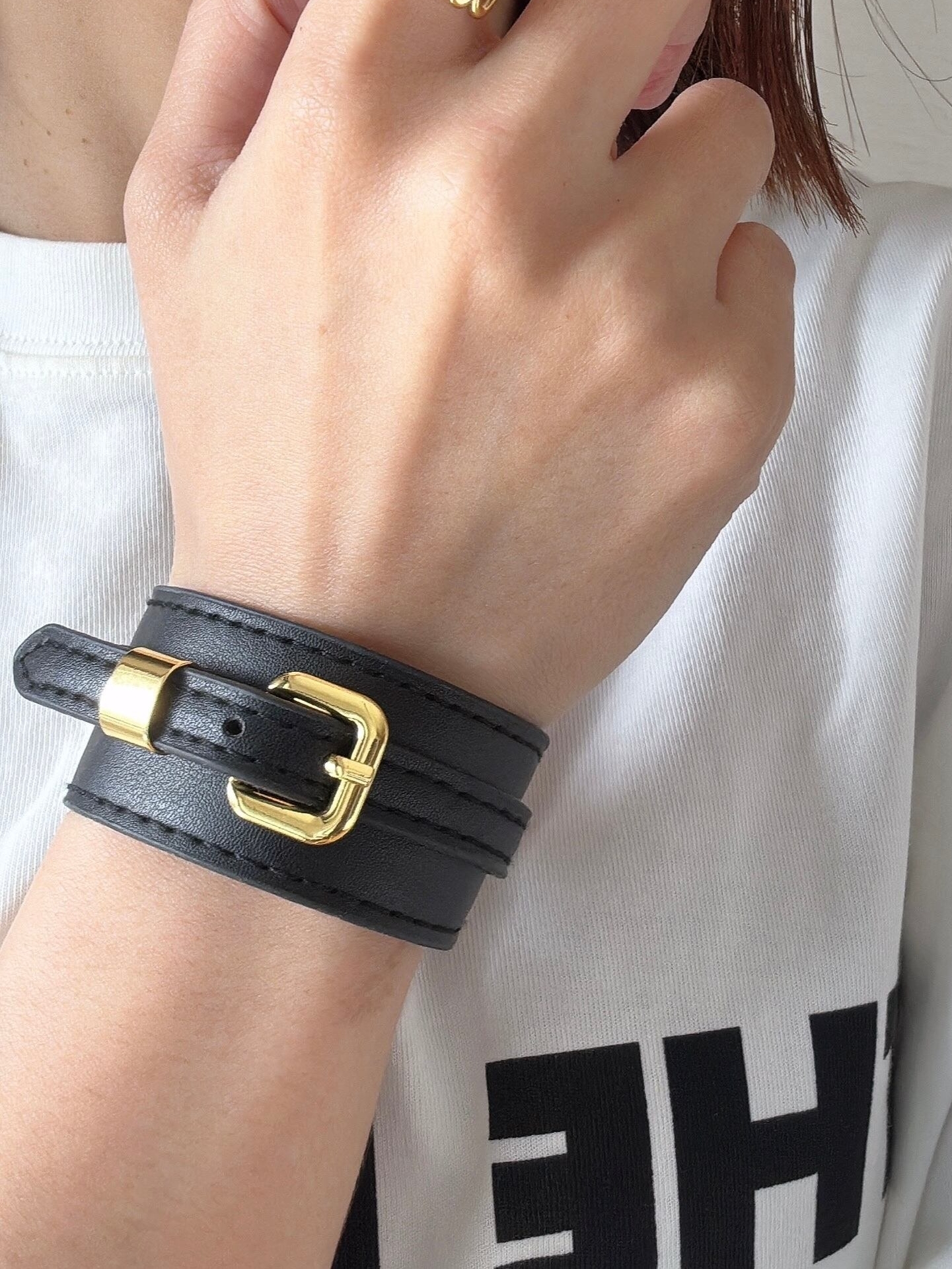 belt leather bangle