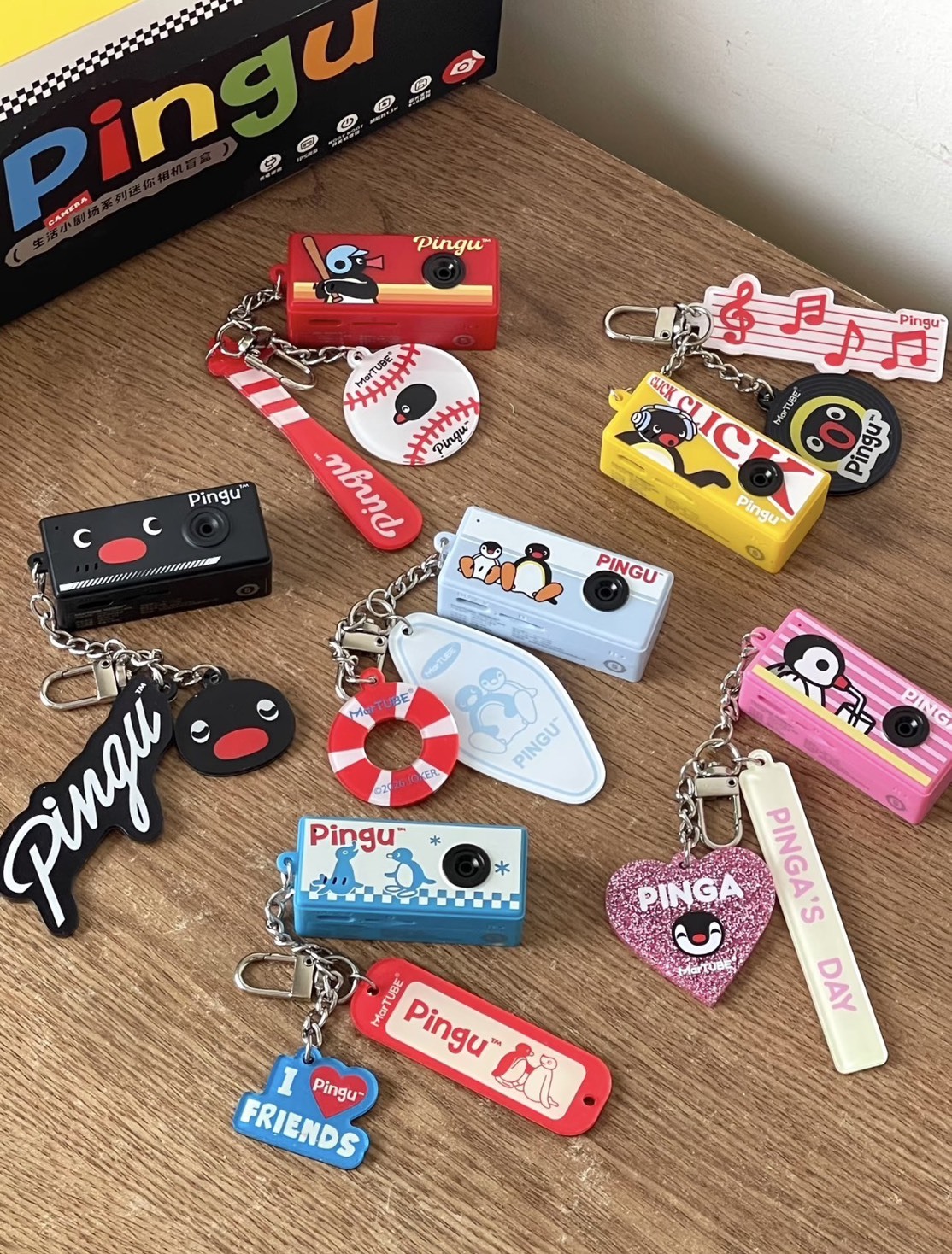 （預購）正版授權 PINGU 復古迷你相機鑰匙圈盲盒