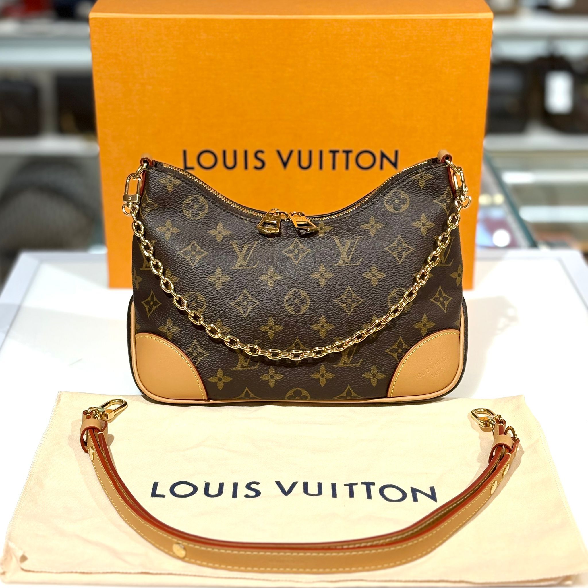 全新LV牛角包 M45832 Boulogne PM 啡色帆布牛皮 #BRAND NEW #香榭站正品