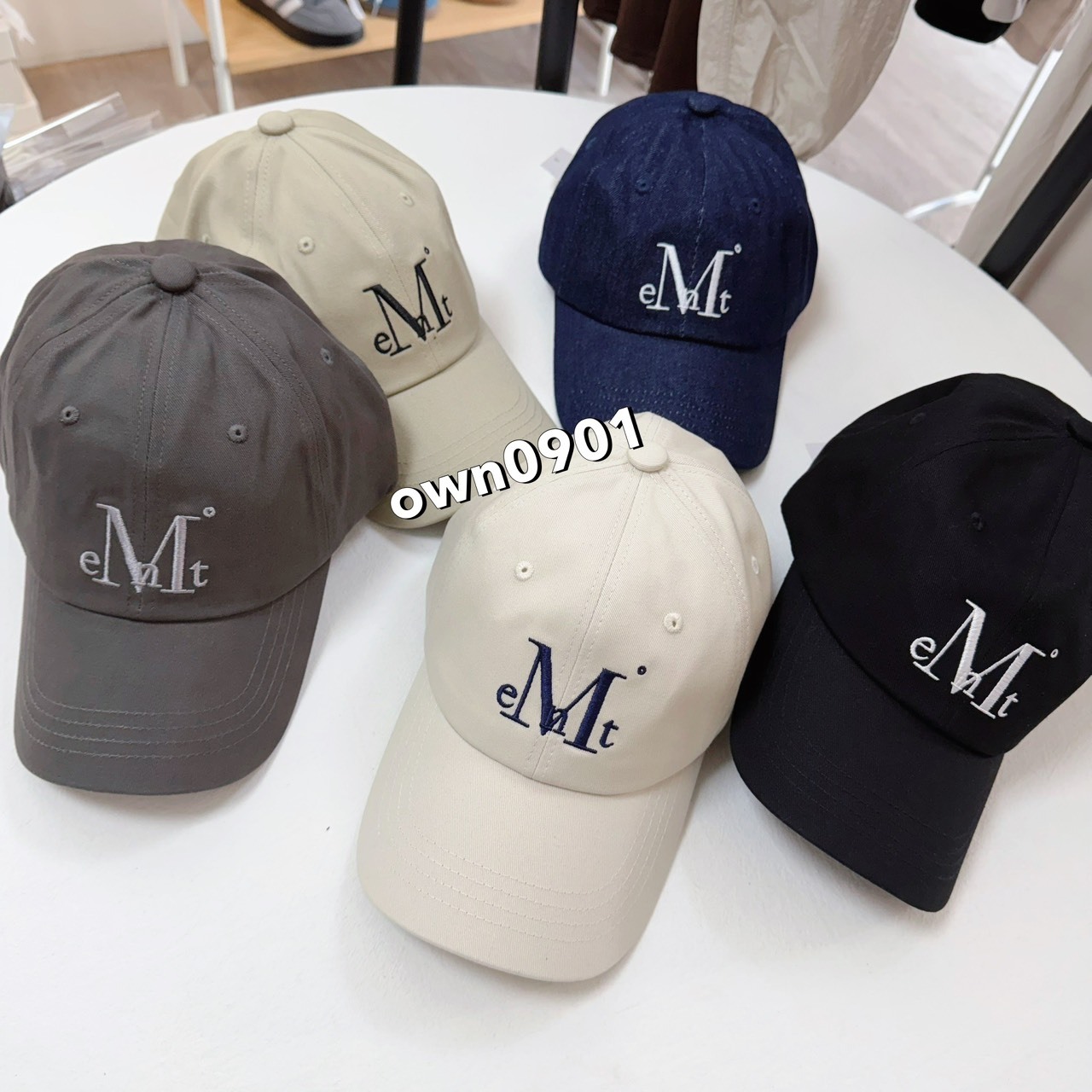 【OWN】MUCENT 休閒 帽子 刺繡 LOGO 老帽 鴨舌帽 棒球帽 單一尺寸 不分男女 牛仔 炭灰 卡其