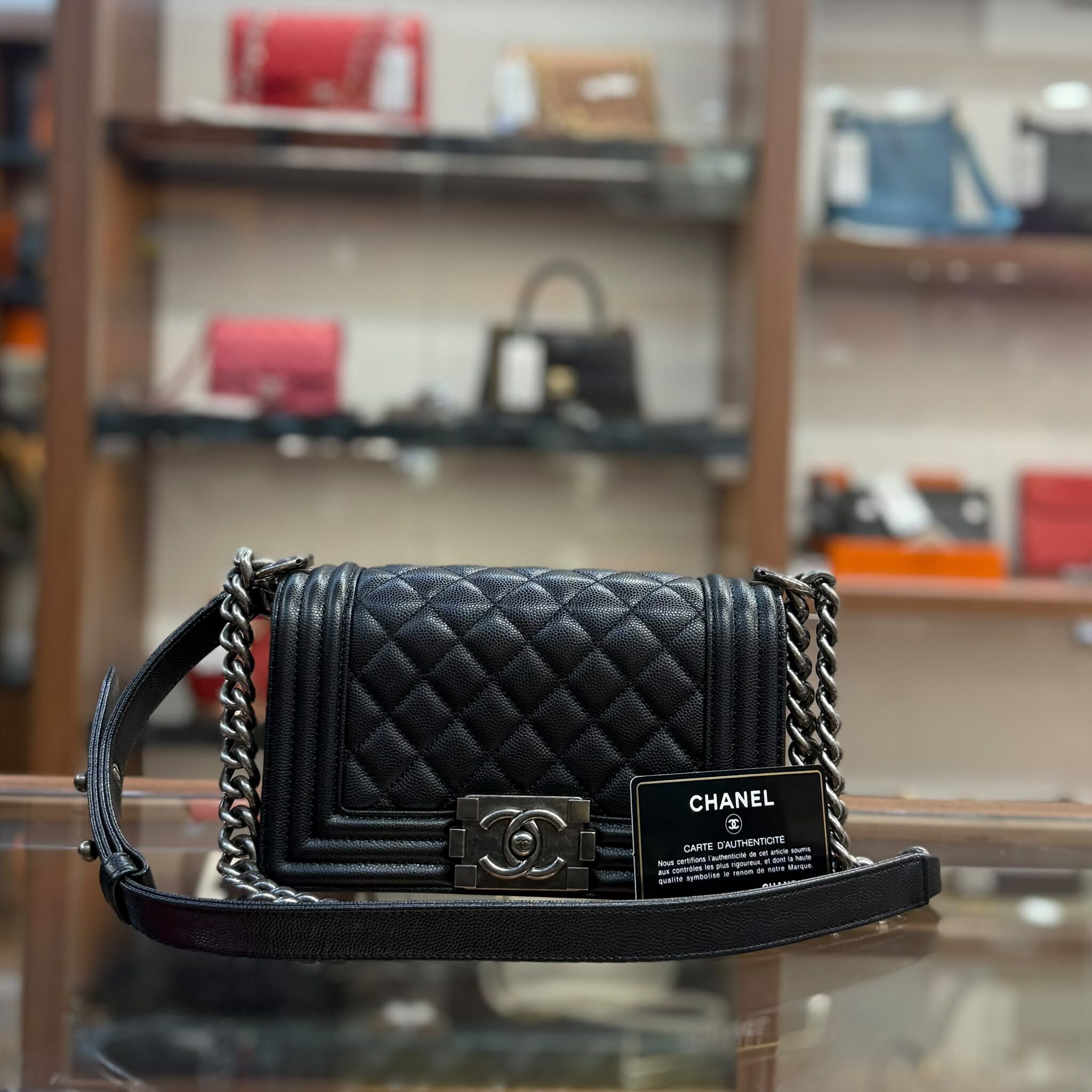 99%New Used Boy Chanel 20 Caviar Skin 黑色復古銀扣荔枝皮 #香奈兒 #LEBOY