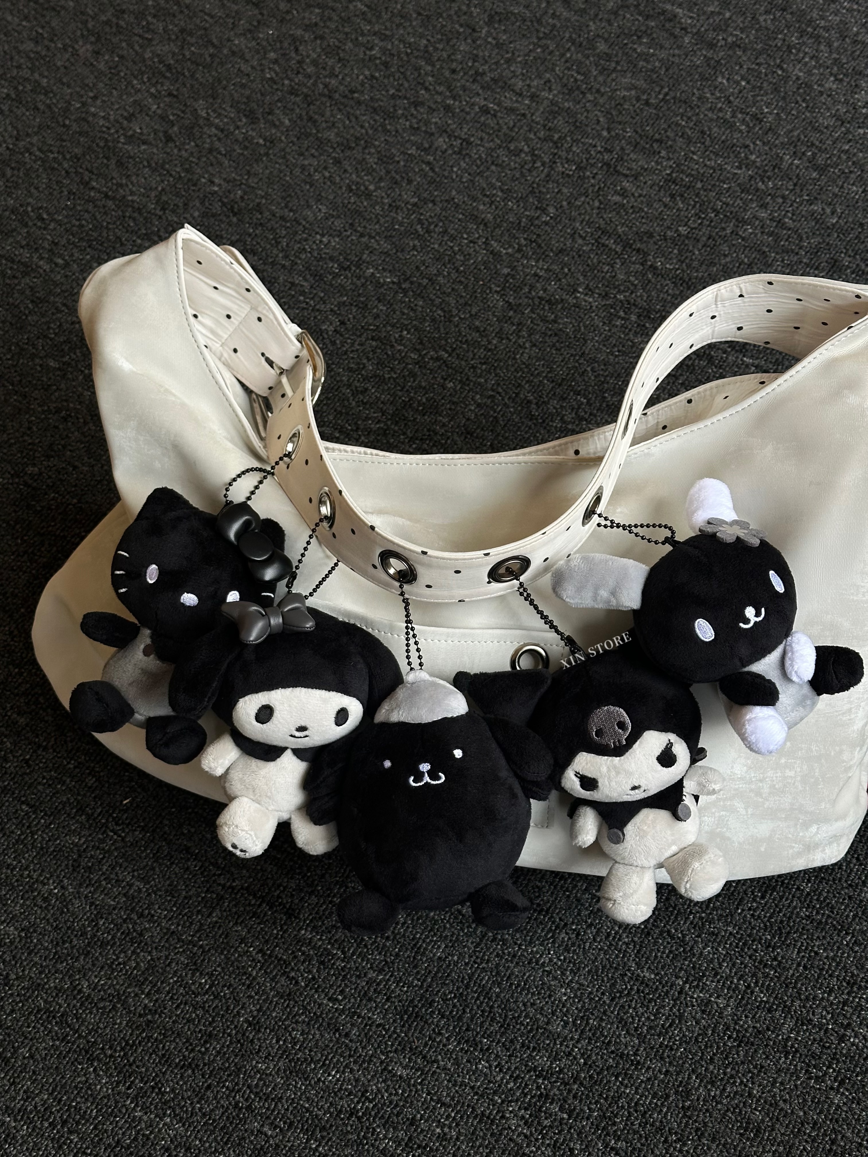<日本限定現貨🖤> Sanrio 三麗鷗 黑化系列 全黑 掛件 毛絨 吊飾 五款