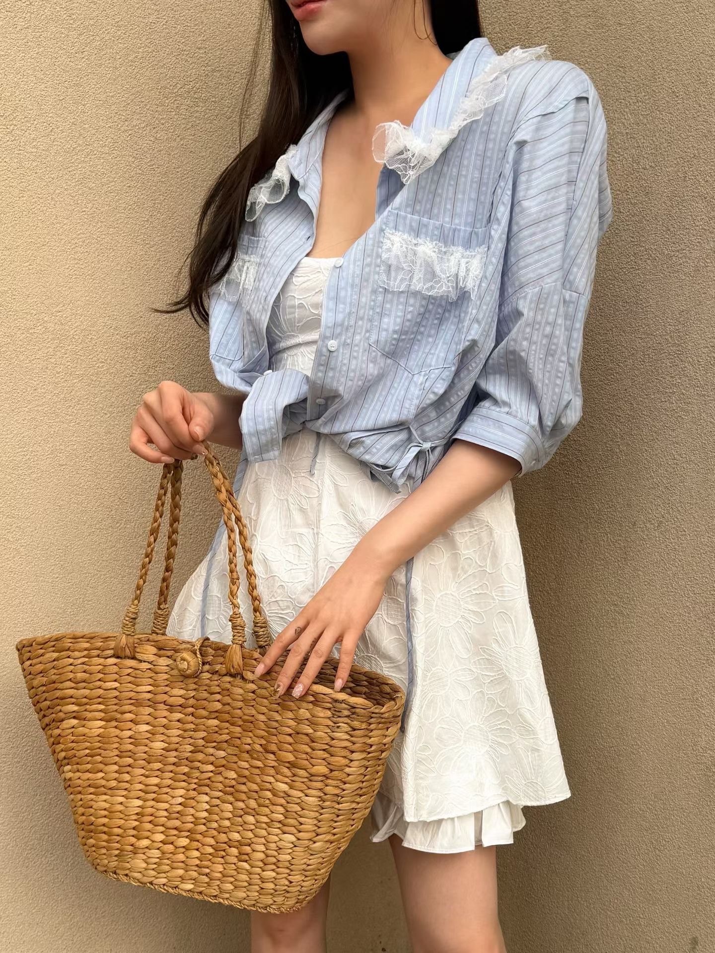 綁繩蕾絲裝飾休閒襯衫