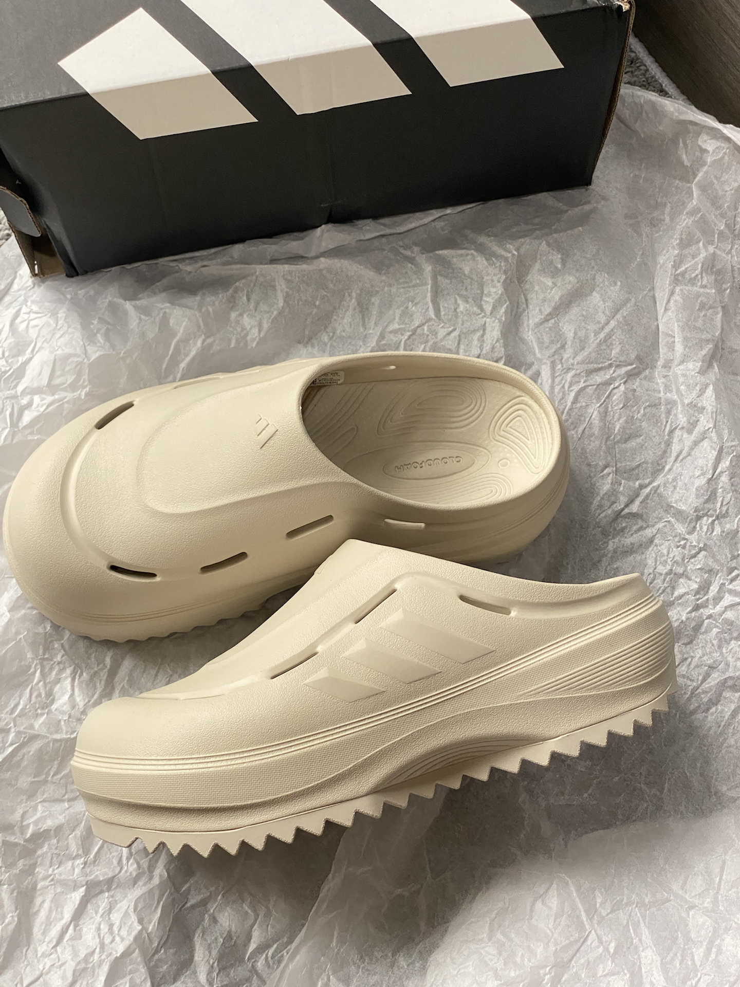 代購-Adidas OZWAVE CLOG 包頭 拖鞋 卡其棕 男女同款 JR6758