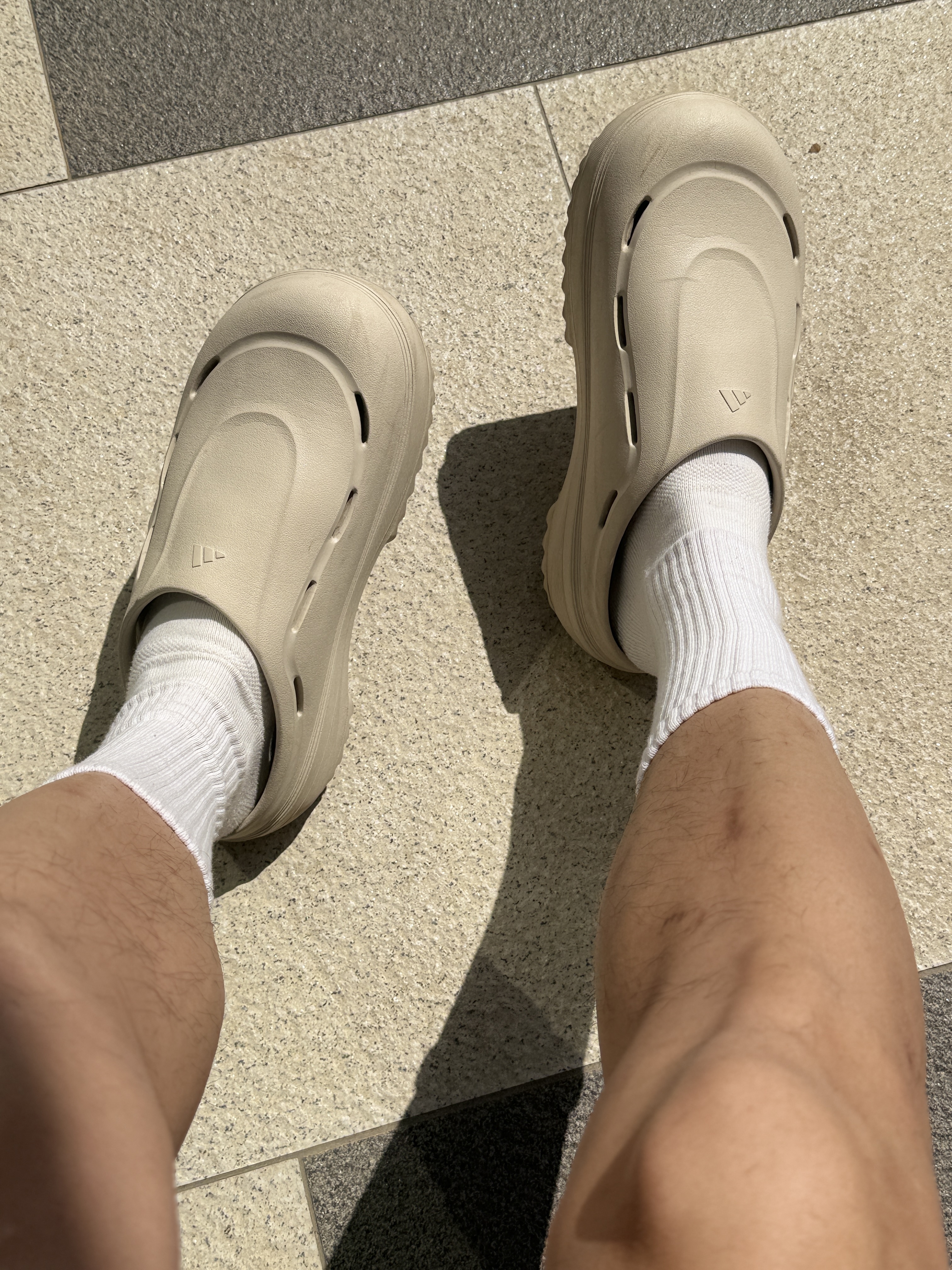 代購-Adidas OZWAVE CLOG 包頭 拖鞋 卡其棕 男女同款 JR6758