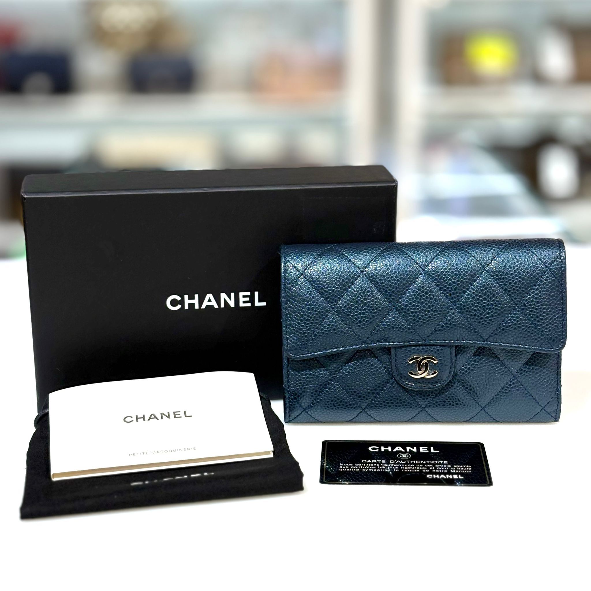 98%NEW二手CHANEL WALLET 中短銀包 Authentic Blue Leather 珠光藍牛皮淡金扣 @25開 #香榭站正品