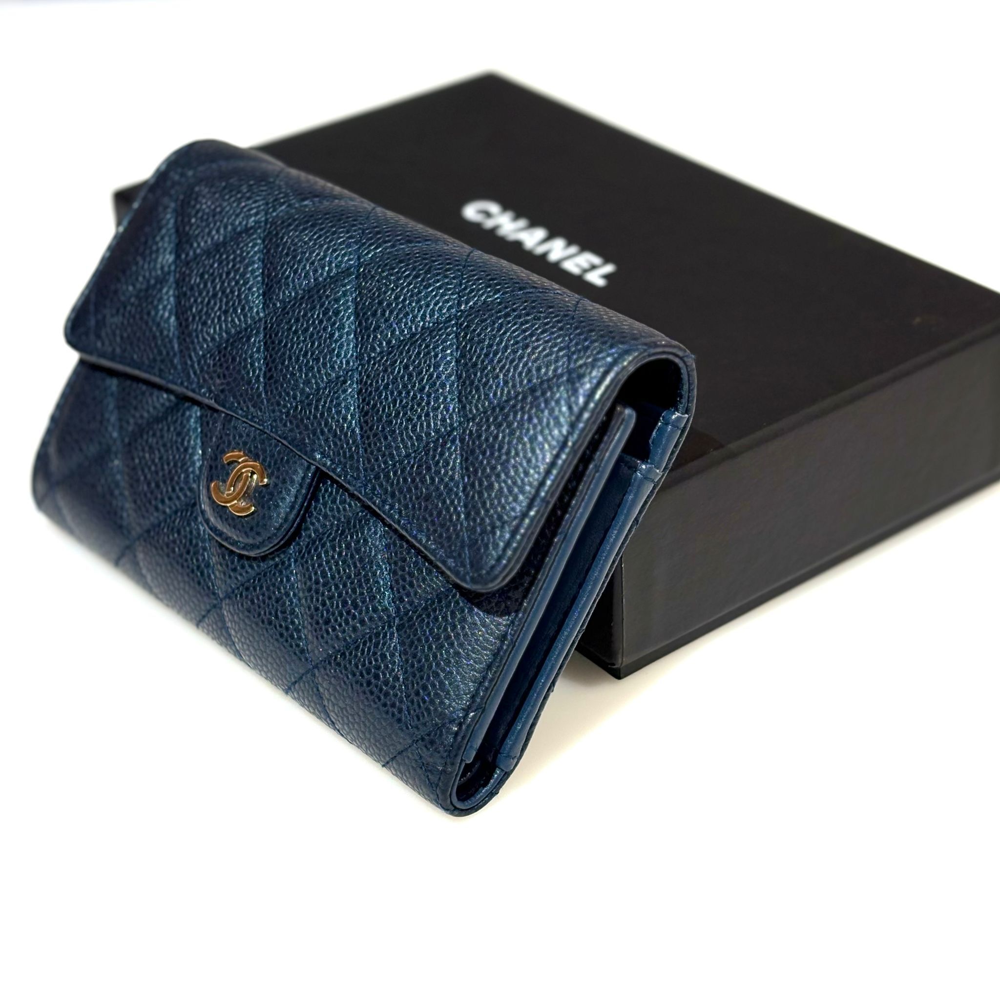 98%NEW二手CHANEL WALLET 中短銀包 Authentic Blue Leather 珠光藍牛皮淡金扣 @25開 #香榭站正品