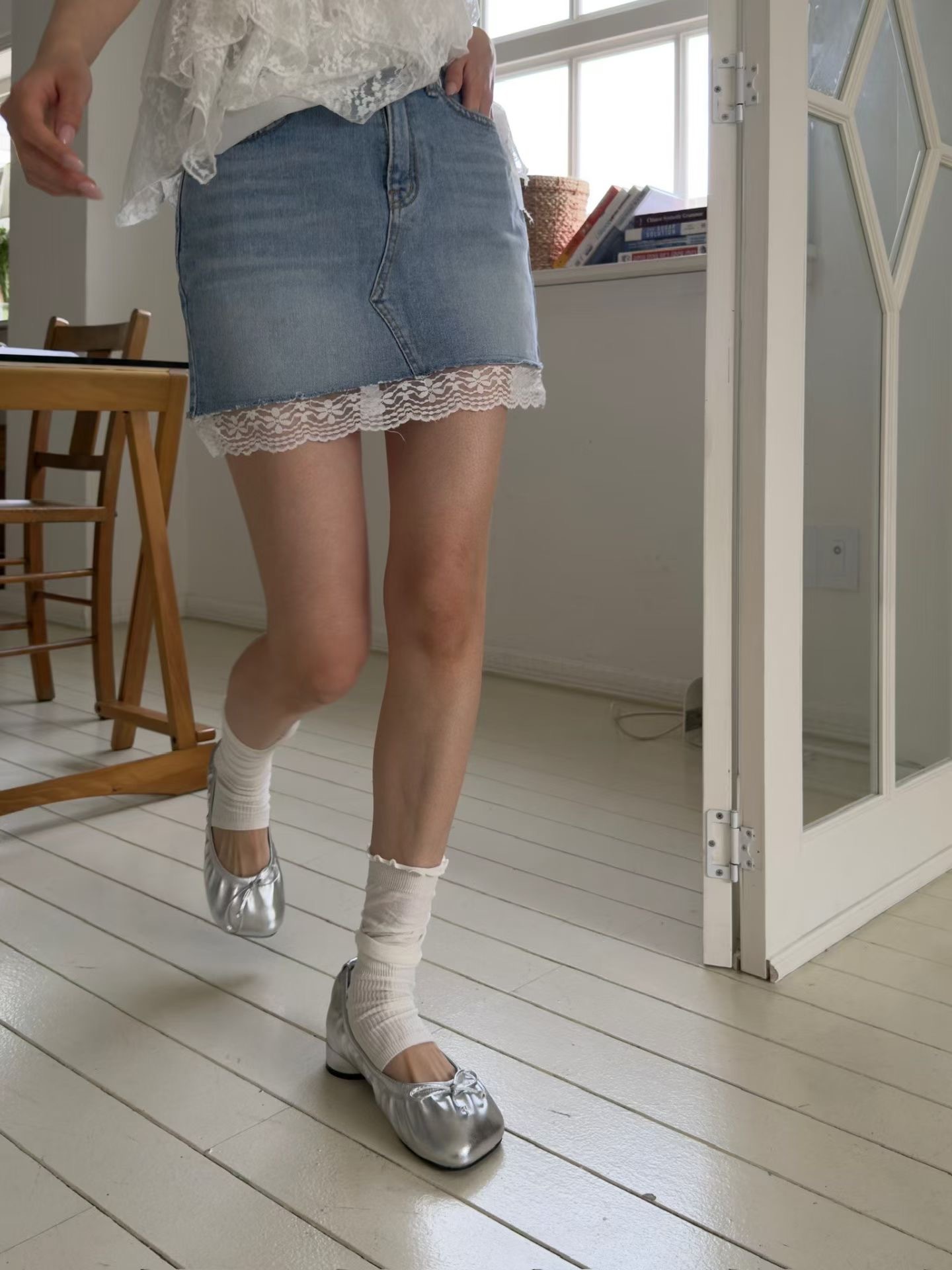 白蕾絲邊牛仔短裙