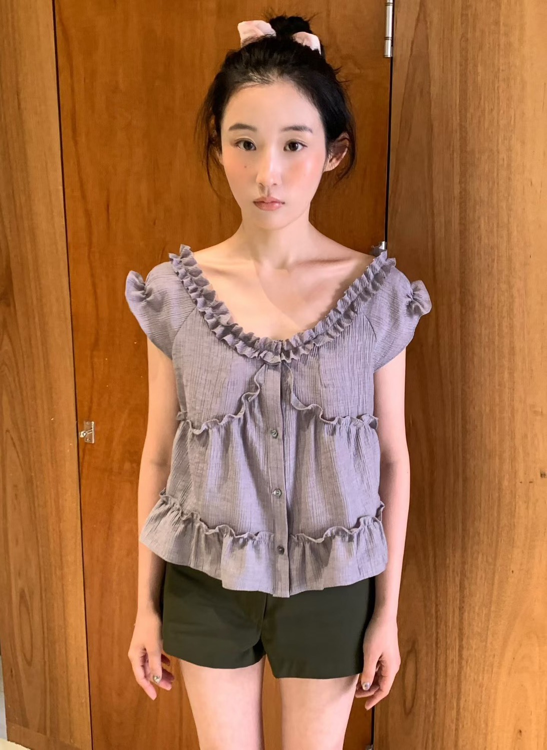 車捲邊低領襯衫