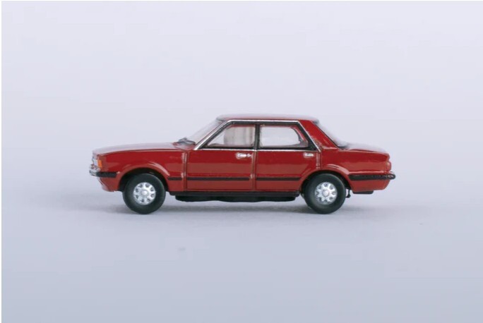 Oxford NFC5001 1:148 福特Cortina Mk5 紅衣主教紅