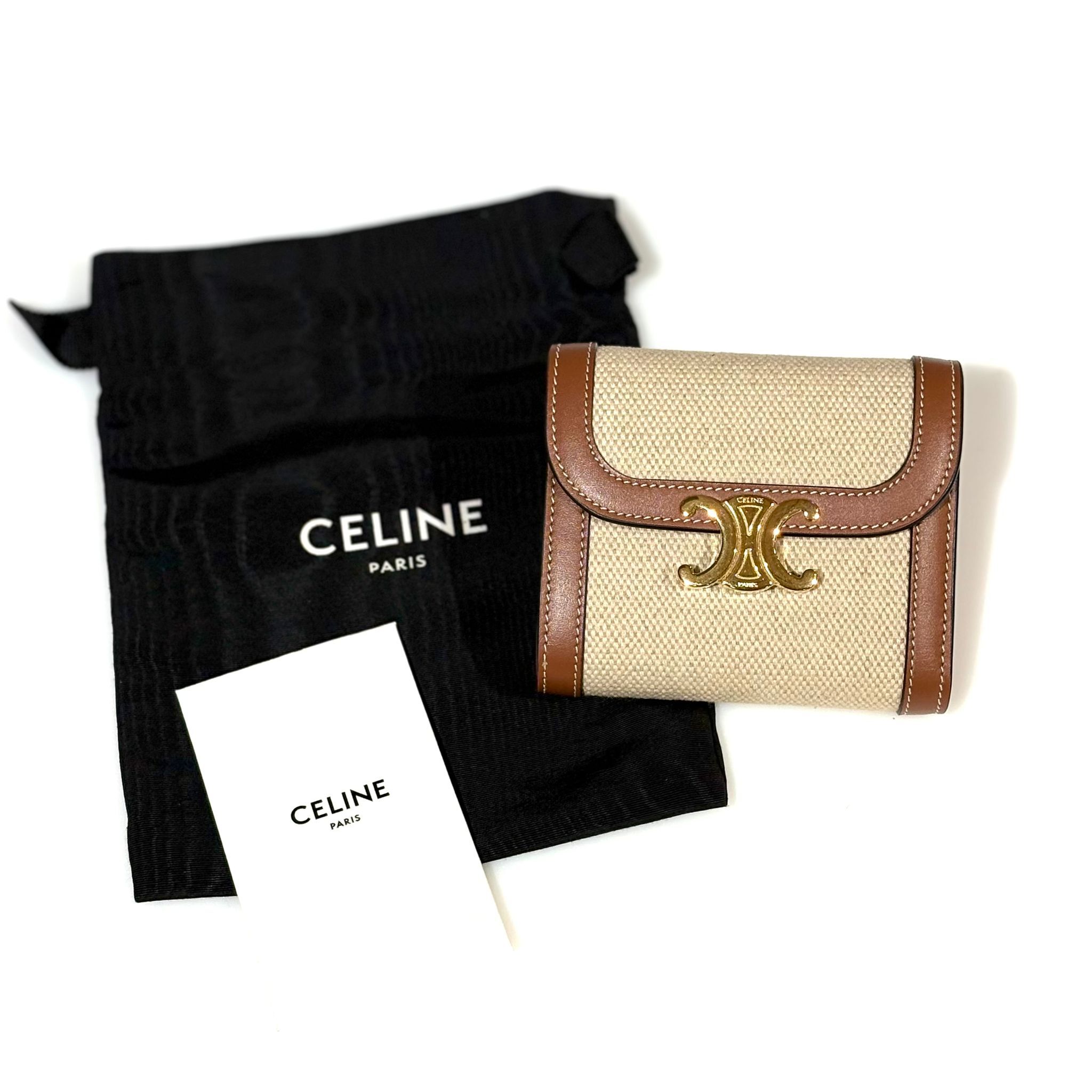 全新CELINE WALLET Triomphe 短銀包 10D782DB2.02NT 凱旋門LOGO金扣帆布(黃褐色/米杏色) #BRAND NEW #香榭站正品