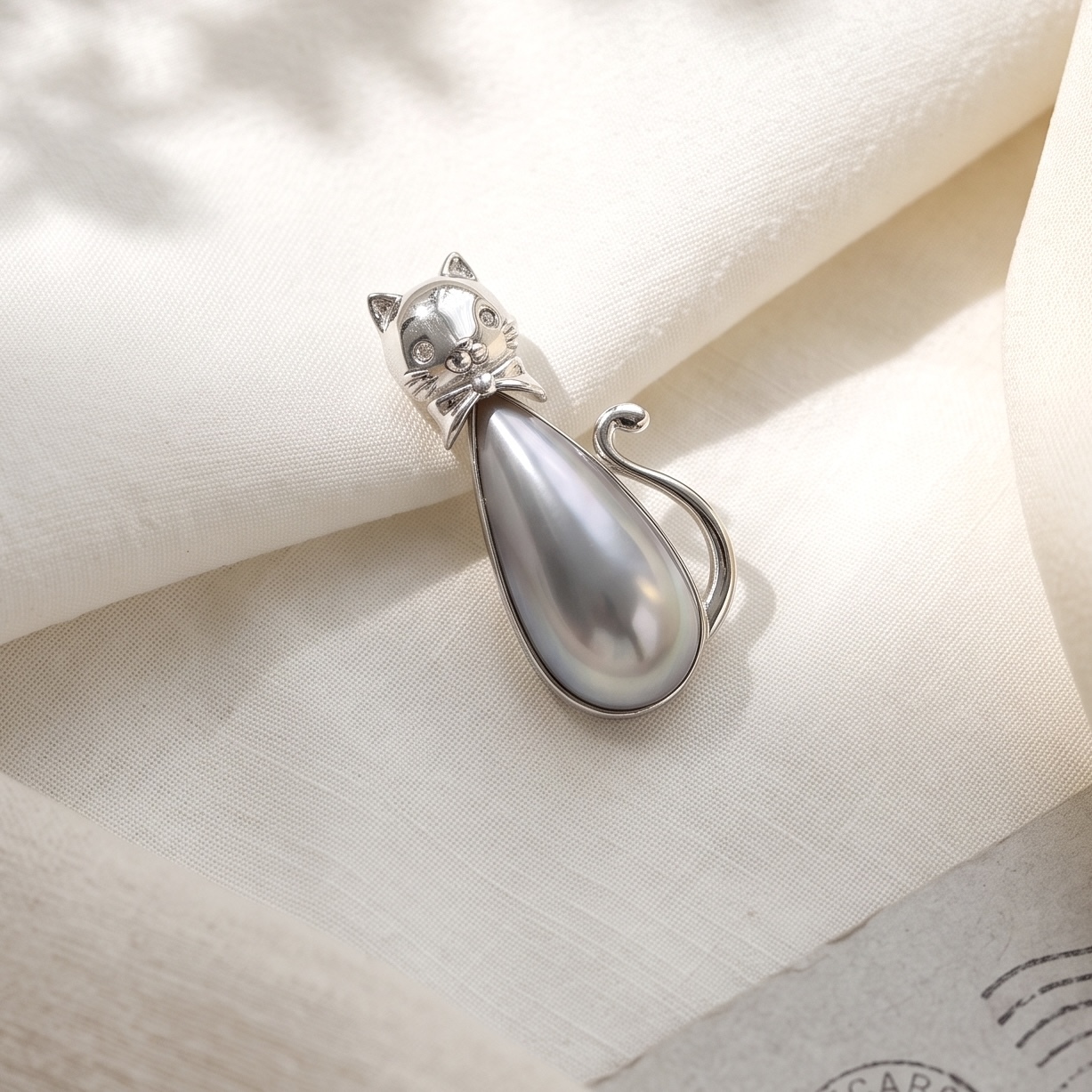18K Gold Japanese Mabe Pearl Pendant